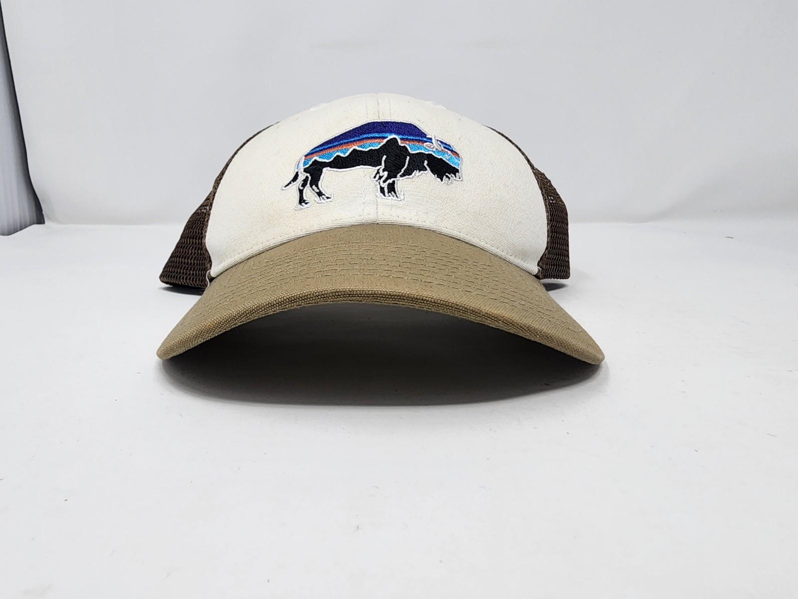 Patagonia Fitz Roy Bison Lo Pro Trucker Hat Snapback Meshback Cap Brown White