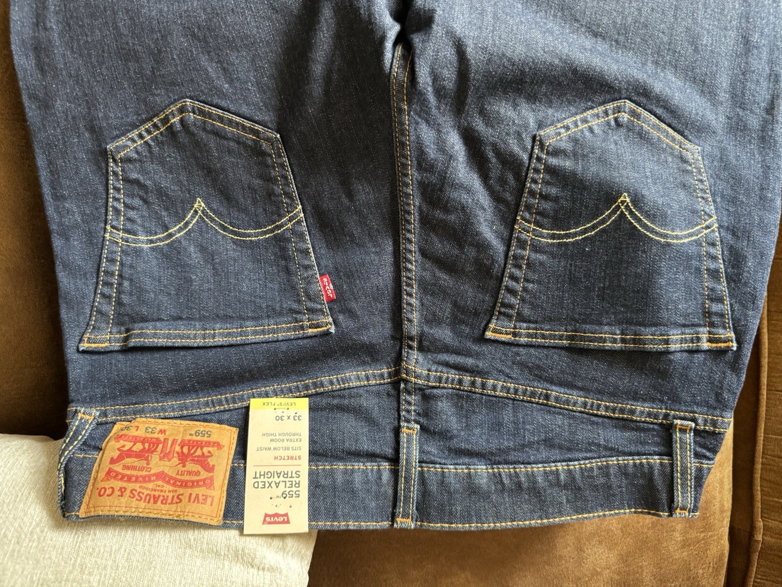 Levi’s Men’s Relaxed Straight Dark Wash Blue Denim Jeans Mid Rise Stretch NWT