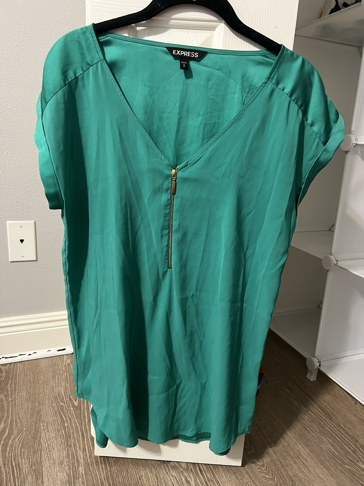 Express Women’s Medium Green V-Neck Blouse Gold Zipper Front Cap Sleeve Top