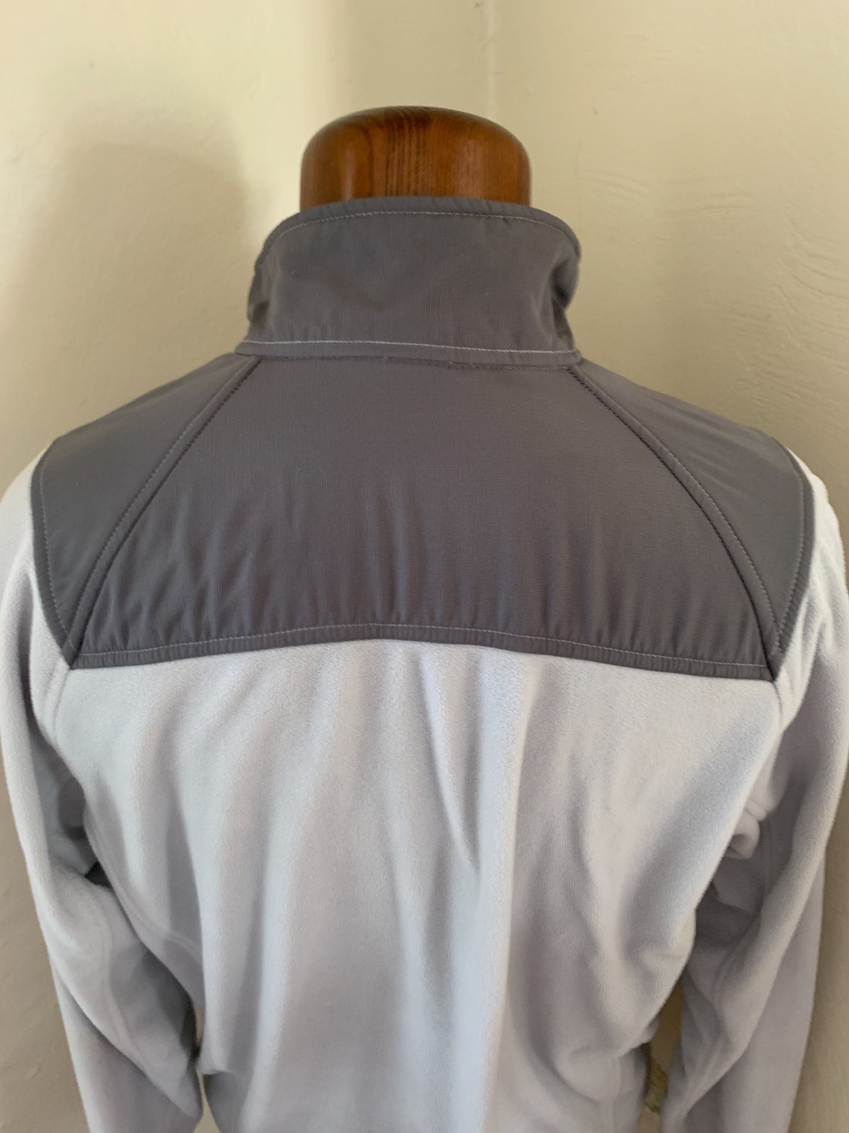Grey Goose Vodka Men’s 2 Tone Gray 1/4 Zip Fleece Swear Bird Logo Size Large