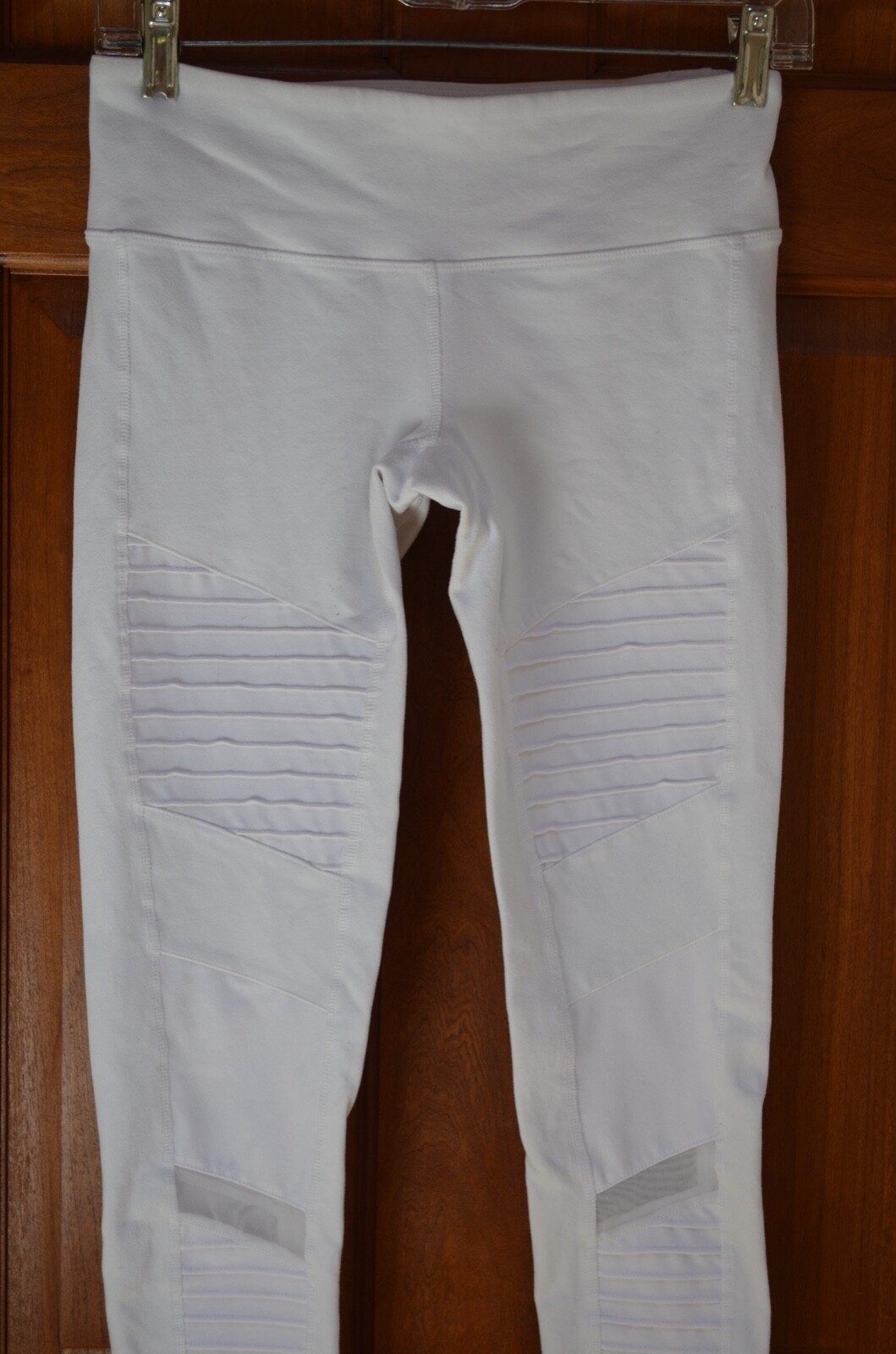 ALO White Moto Seamed 81% Nylon/19% Spandex Leggings Size S