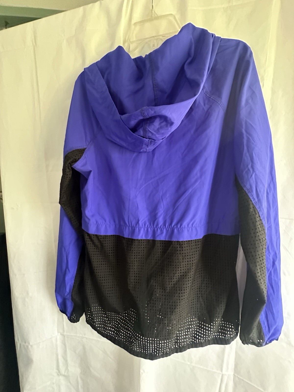 FILA Sport Women’s Hooded Full Zip Colorblock Windbreaker Jacket XS Polyester