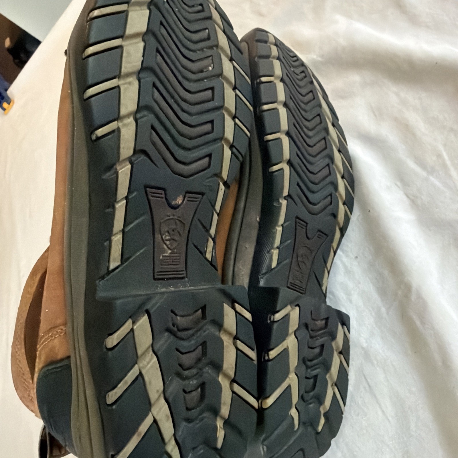 Ariat Women’s Size 7.5 B Brown Hiking Boots. Used. No Returns Accepted.