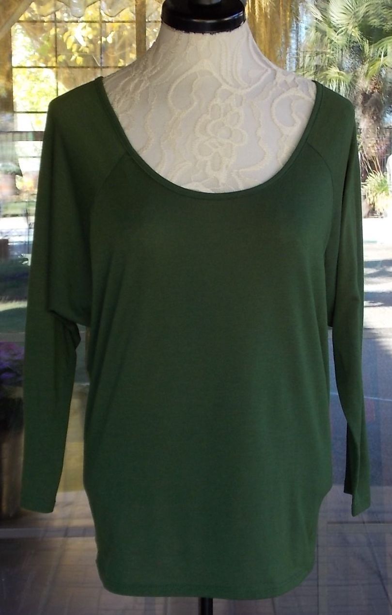 Crochet Skulls Back 3/4 Sleeve Green Knit Shirt Sz. M 40″ Bust