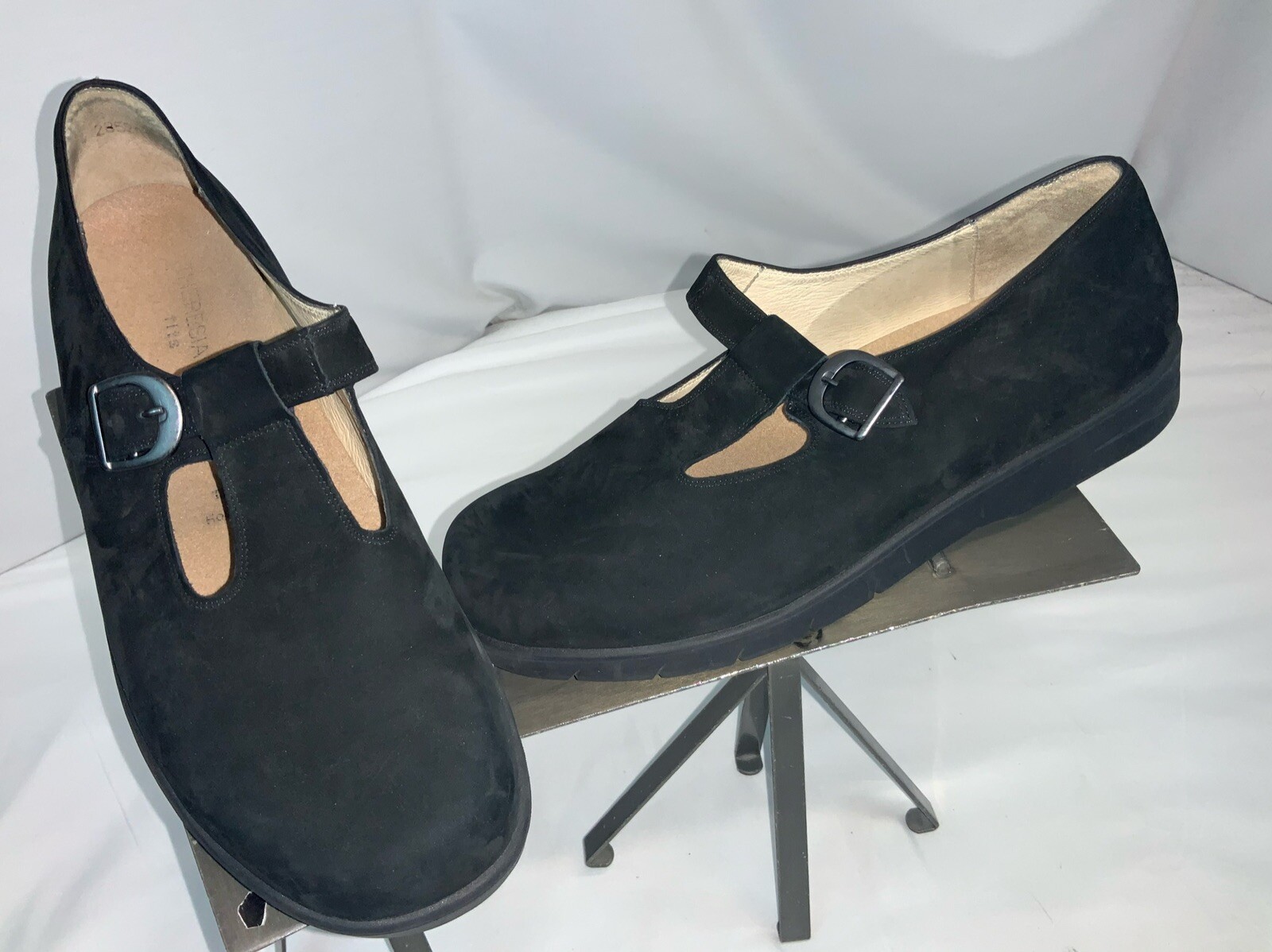 Theresia M. Sandals Shoes Sz 8.5 Women Black Leather Strap Hungaria YGI E1S-6