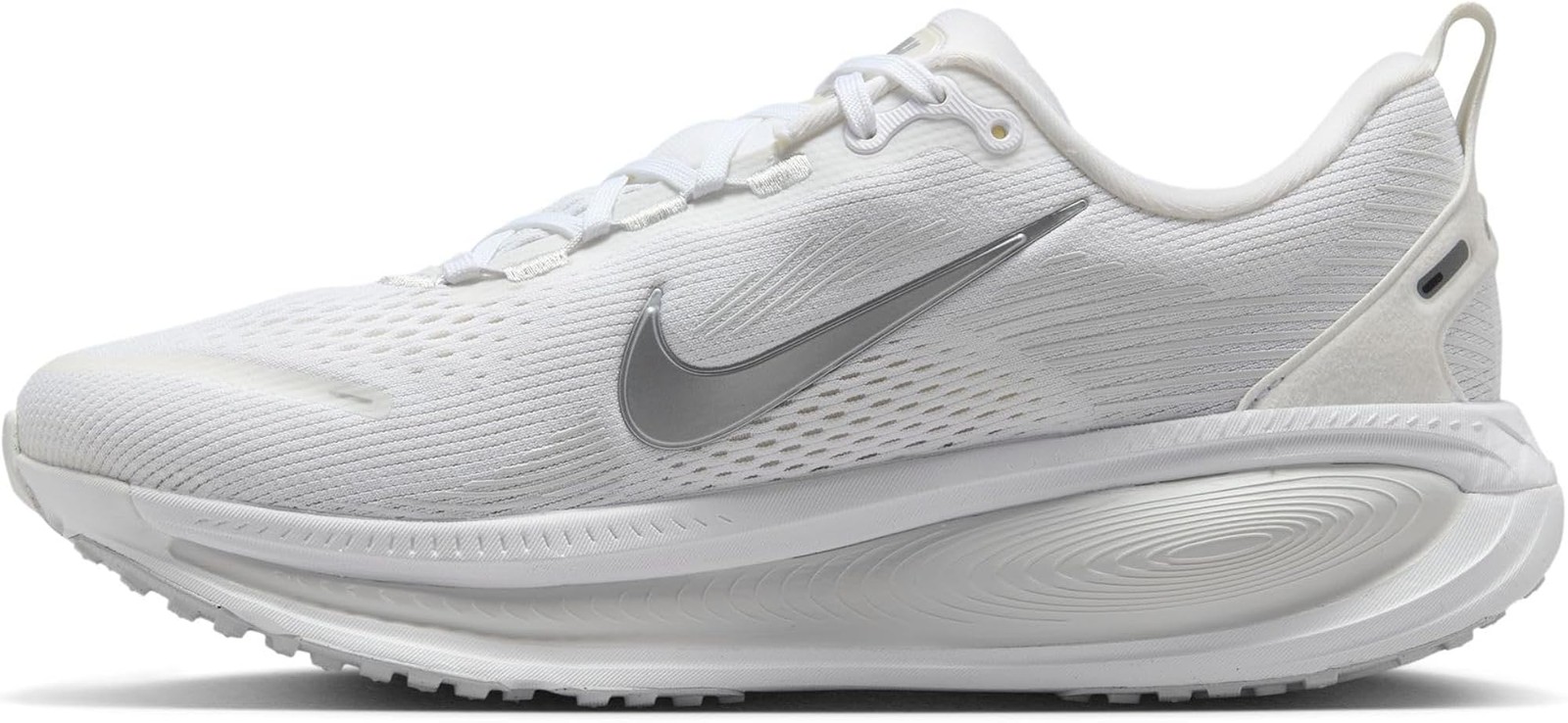Nike Womens Vomero 18 – White/Metallic Silver/Photon Dust – 8.5