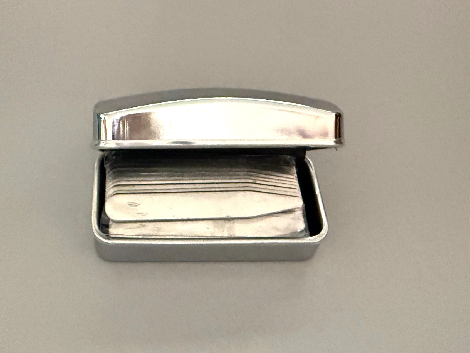 30-Stainless Steel Collar Stays in Metal Box- great for gifts- FREE shipping