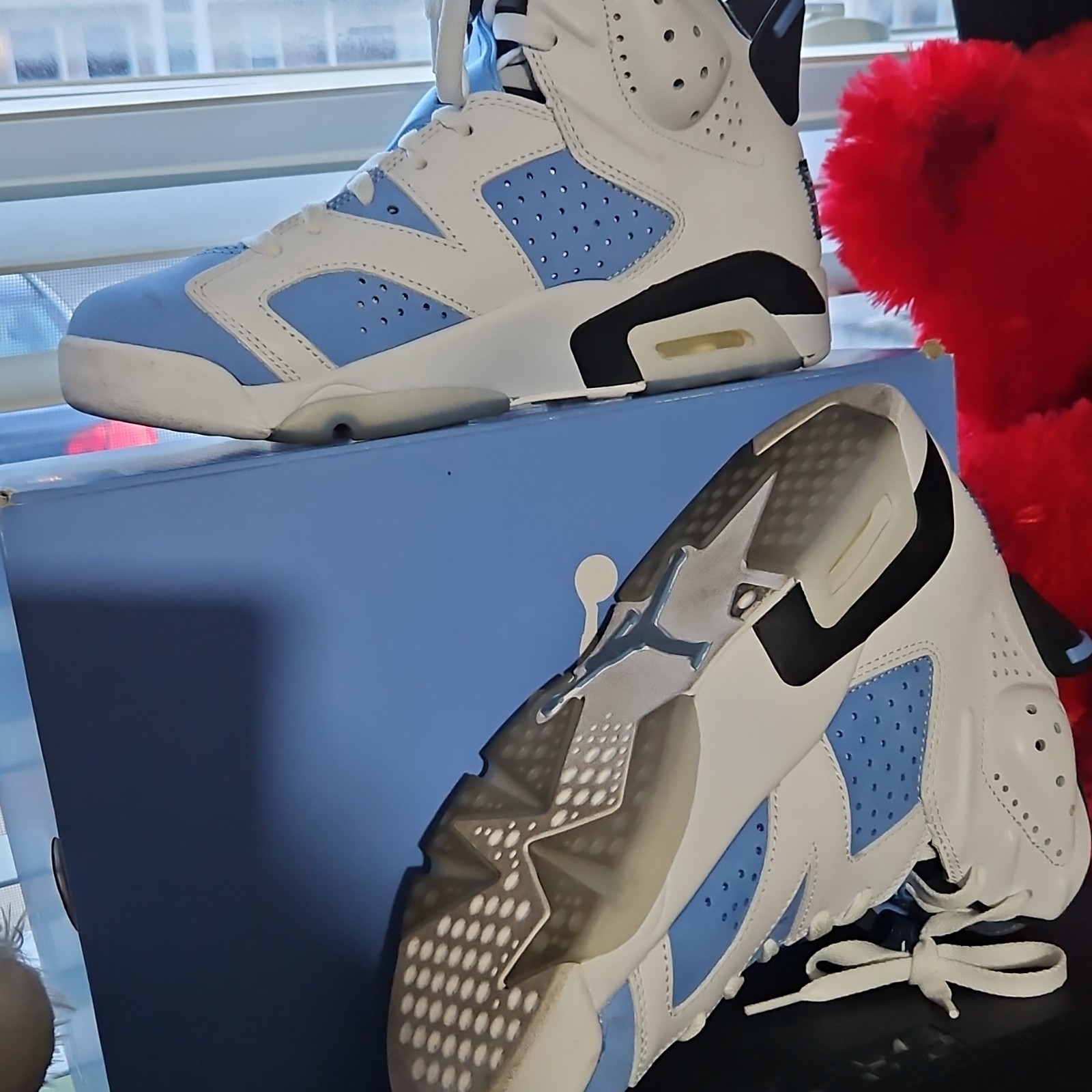 Jordan Air Jordan 6 Retro UNC Home High Top Lace Up Sneakers CT8529-410