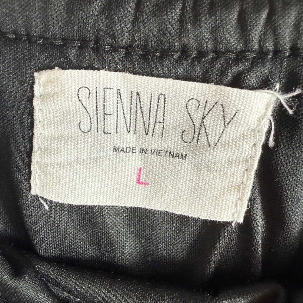 Sienna Sky Black And Cream Speckled Satin Skirt Size L Elastic Waist Mid Length