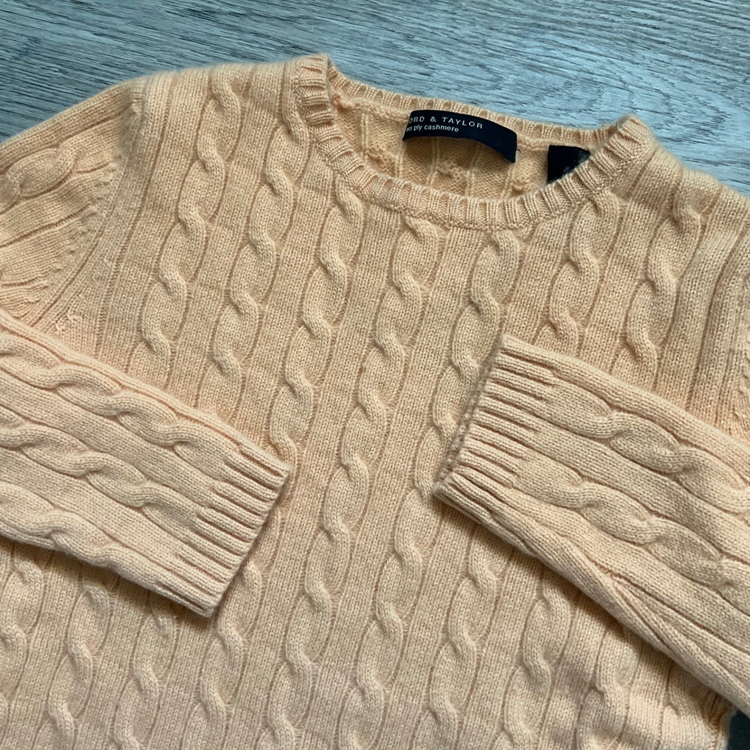 Lord & Taylor Women’s M Pullover Sweater Cable Knit 100% Cashmere Peach Yellow