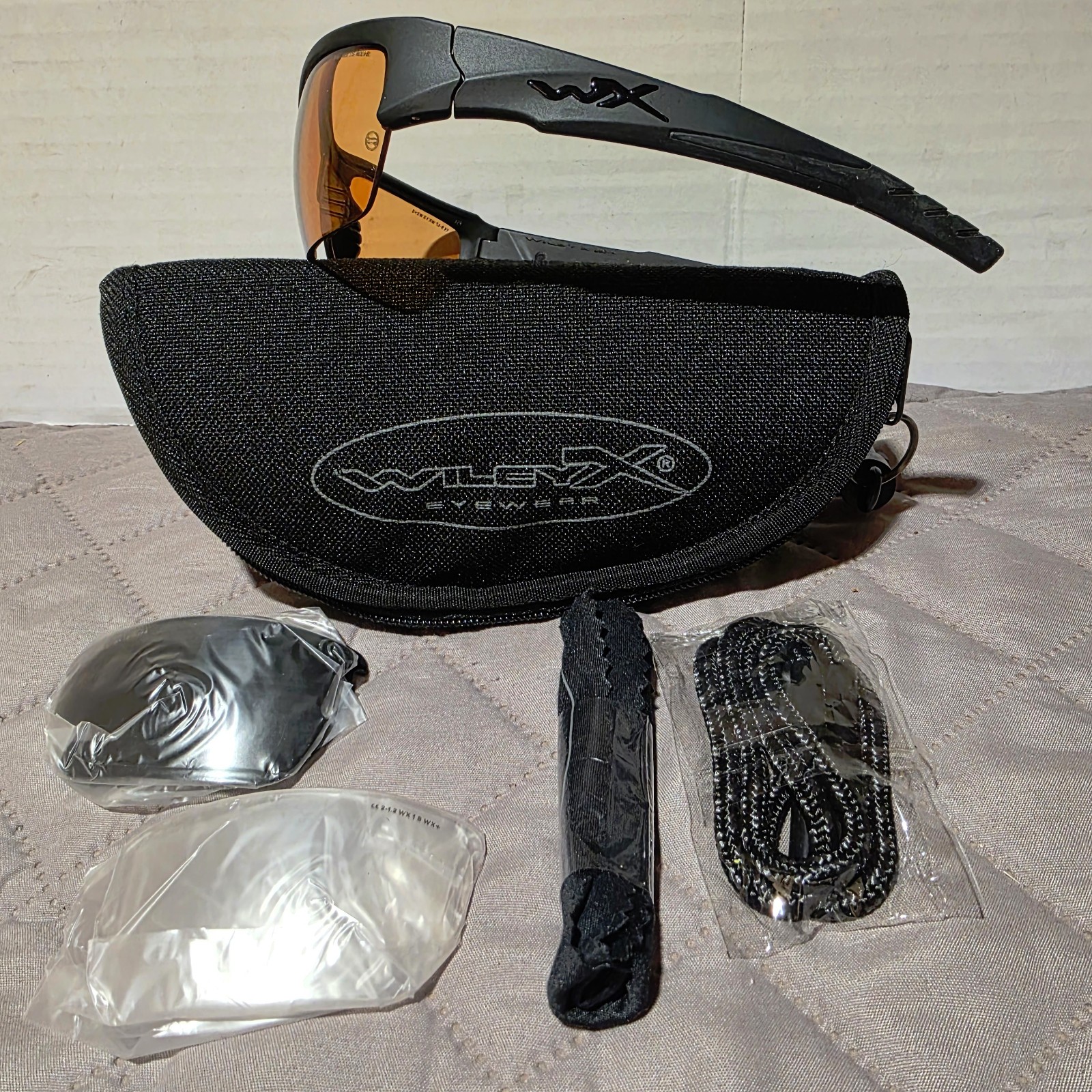 Wiley X Valor Tactical Sunglasses Matte Black Frame Black , OrangeClear Lens new