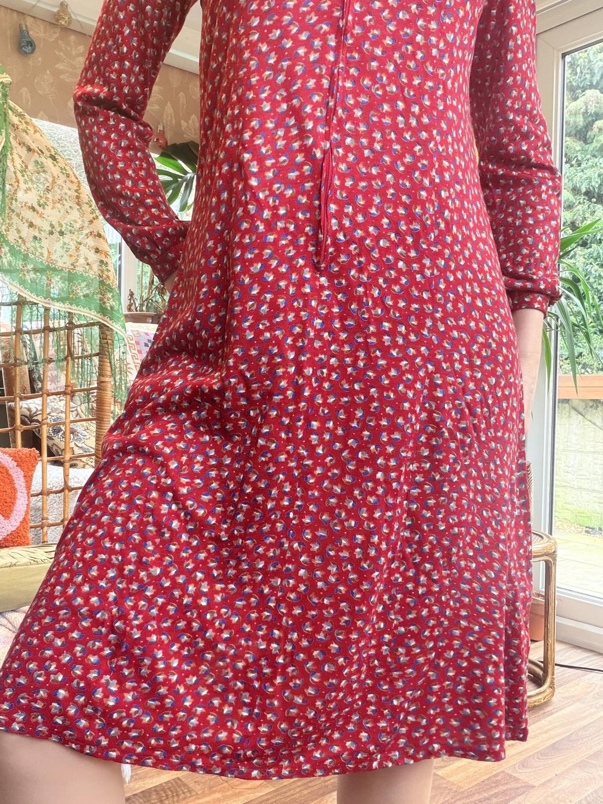 Vintage 1960s day dress Red size 14 Long Sleeve Floral retro shirt Dress