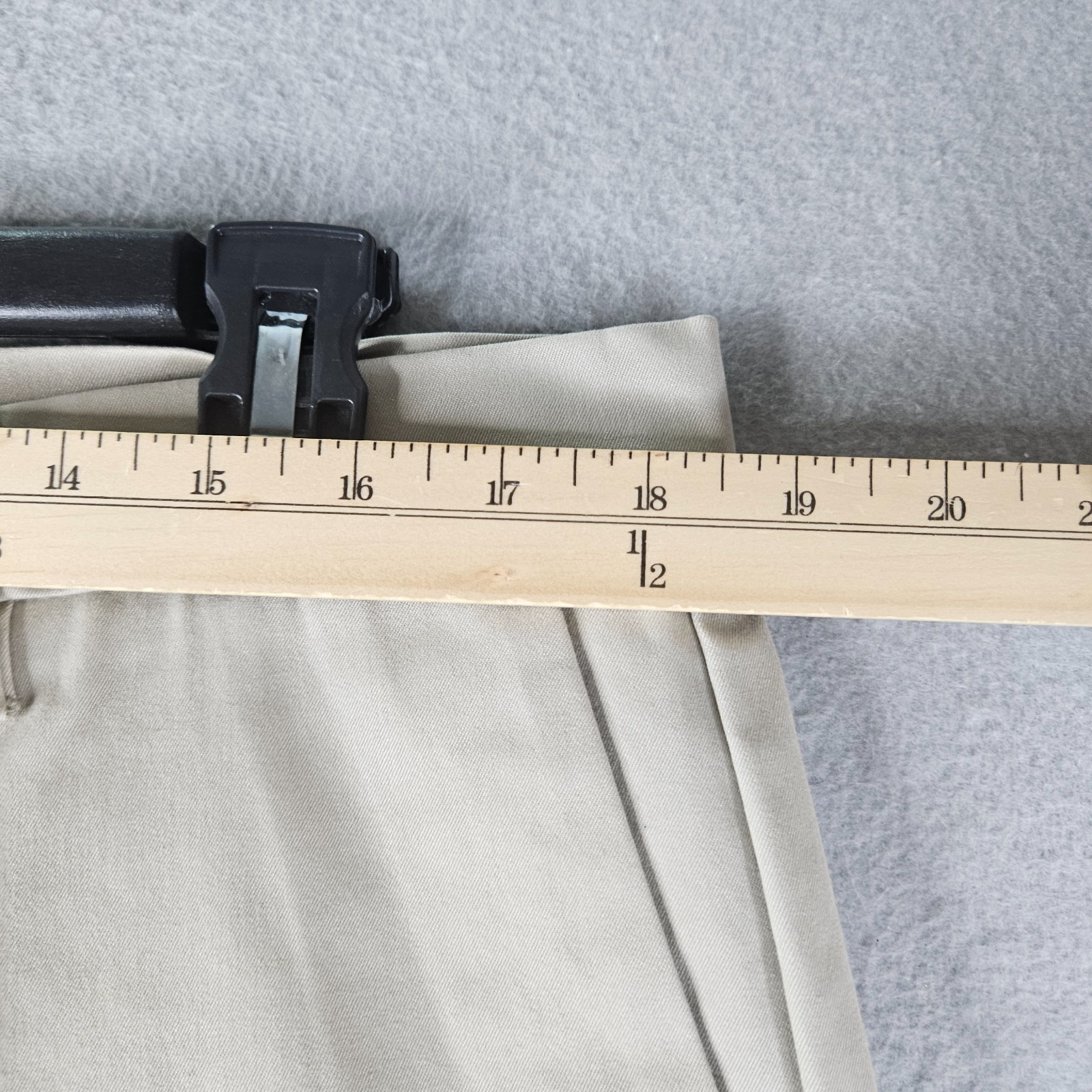 NEW Dockers Khaki Pants Mens 36×32 Beige Relaxed Business Office No Iron Flat