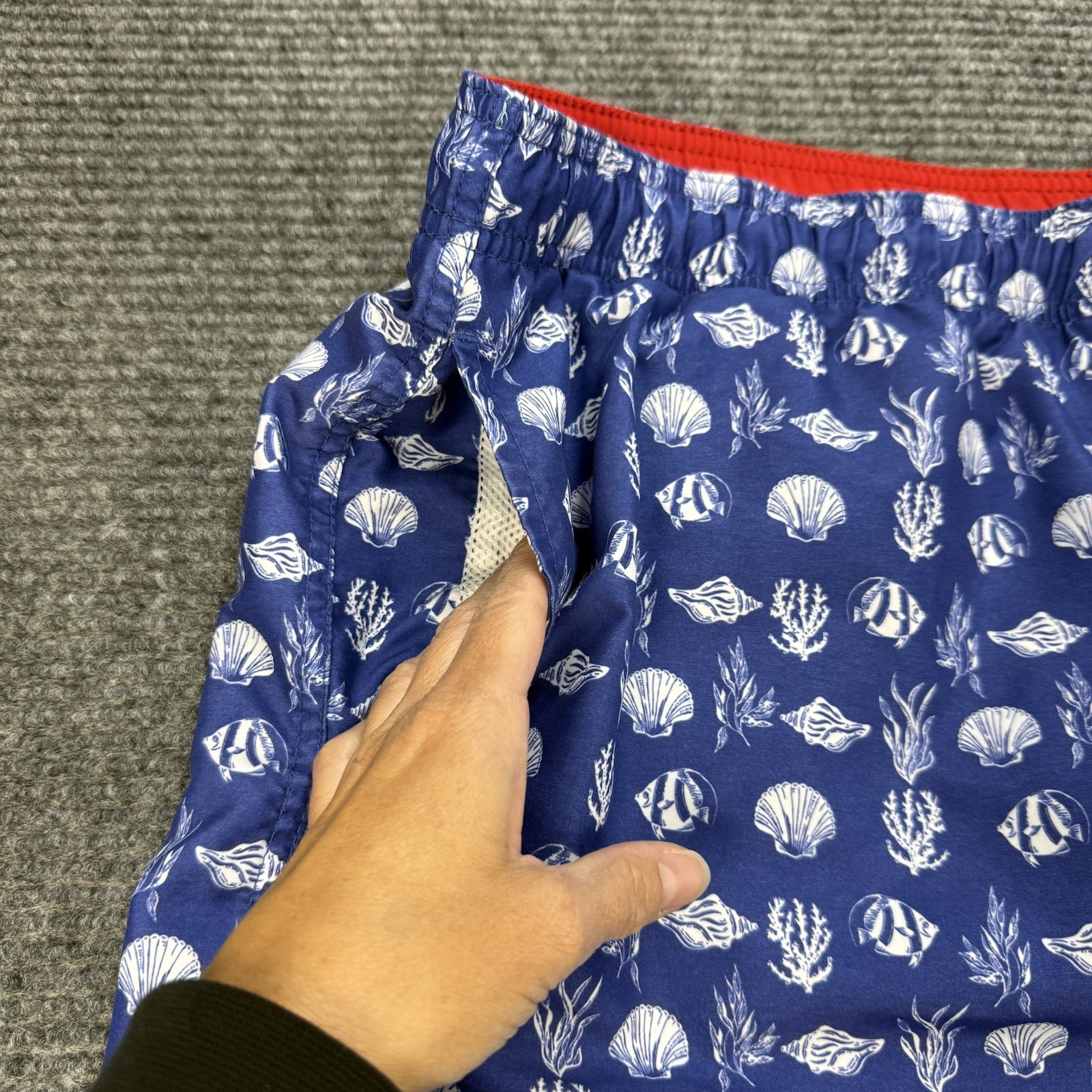 Newport Blue Men’s Swim Trunks 2XL Blue Fish Coral Print Mesh Lined Shorts