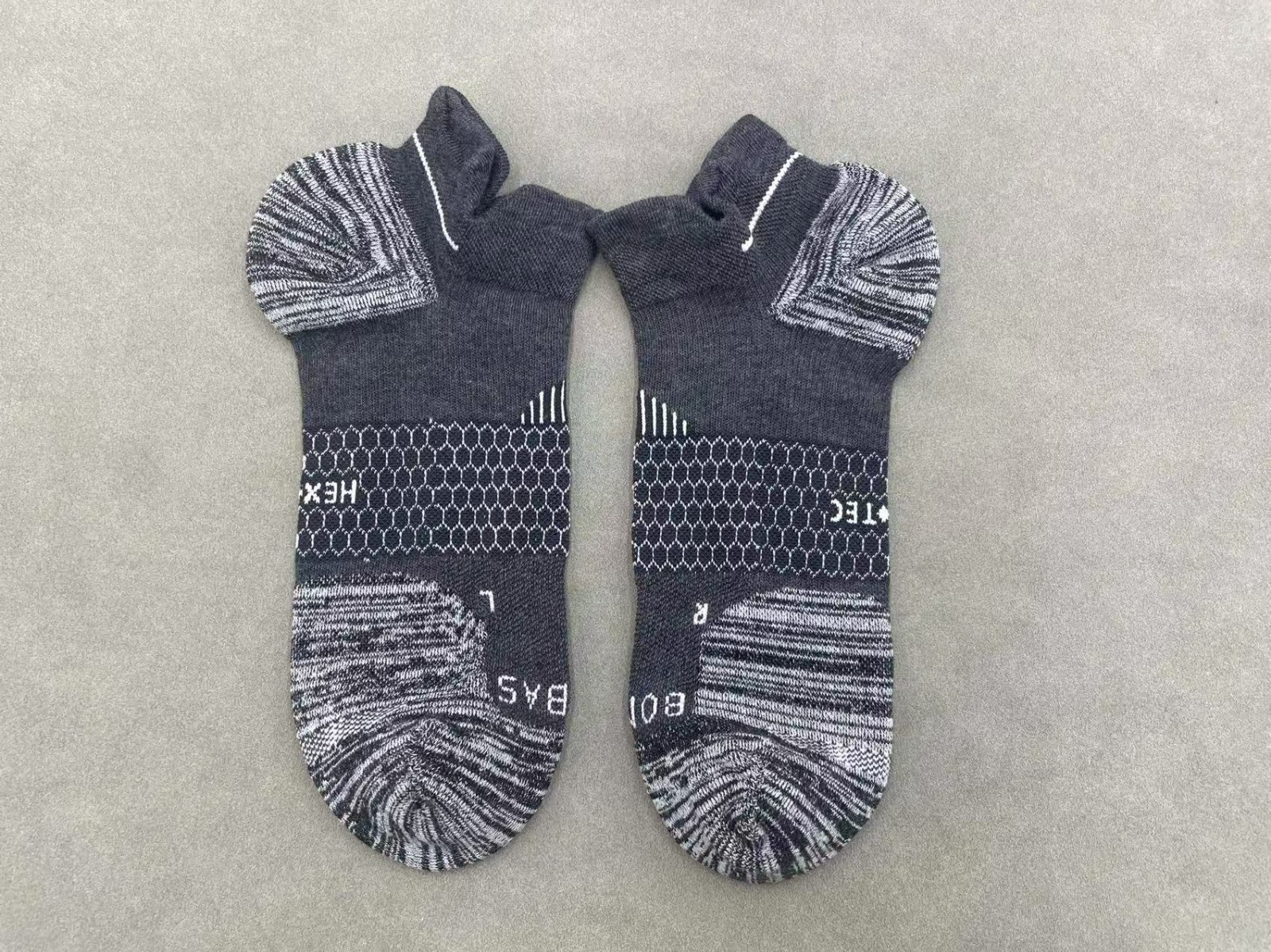 4 pairs BOMBAS Men’s All-Purpose Performance Ankle socks Size Large 9-13 Grey