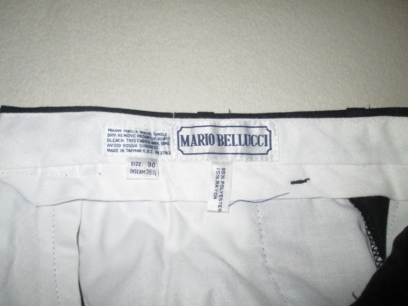 MARIO BELLUCCI MEN’S PLEATED DRESS PANTS – 30/36 – PRE-OWNED