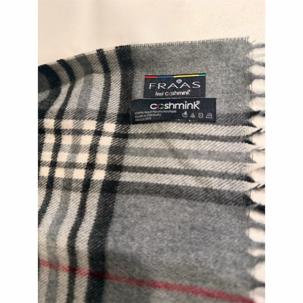 V. Fraas (FRAAS) Scarf Unisex Gray Plaid Fringe Wrap Soft Warm Cashmere Feel