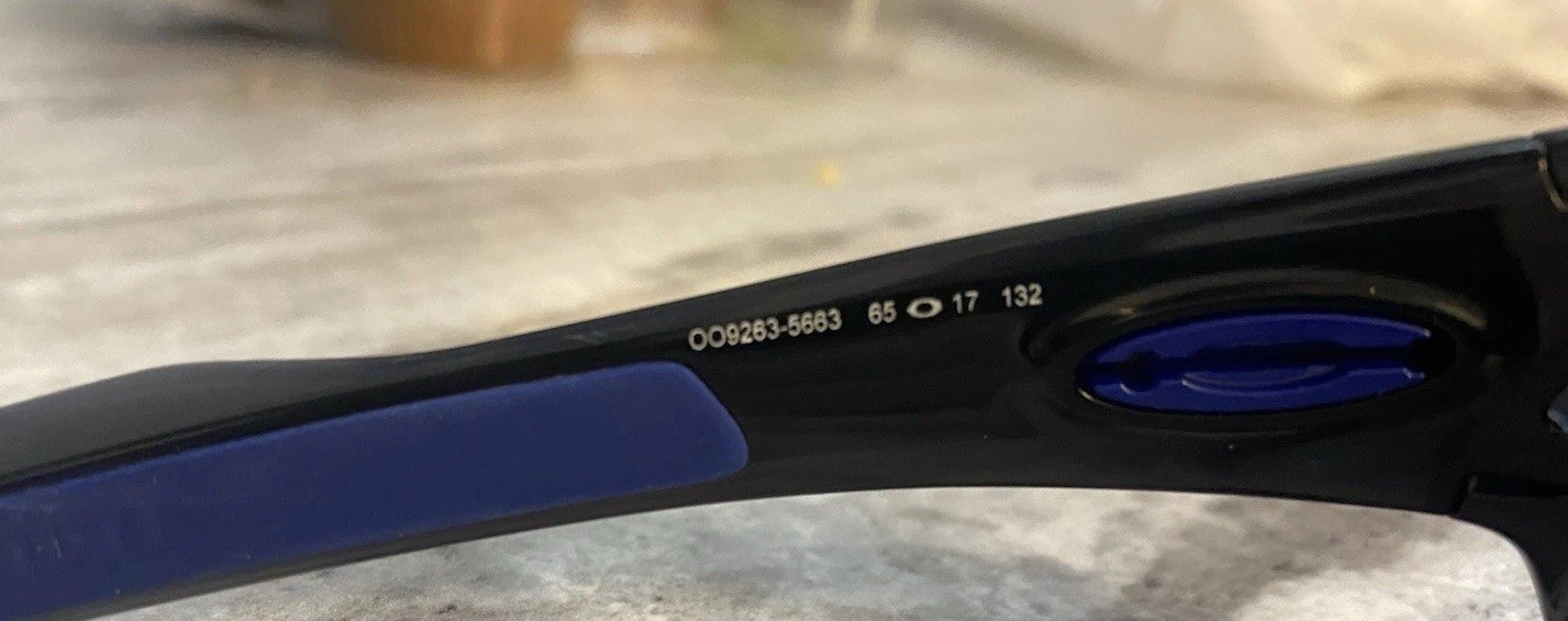 Oakley Men’s Turbine Sunglasses Smoke Clear Frame Blue Lens