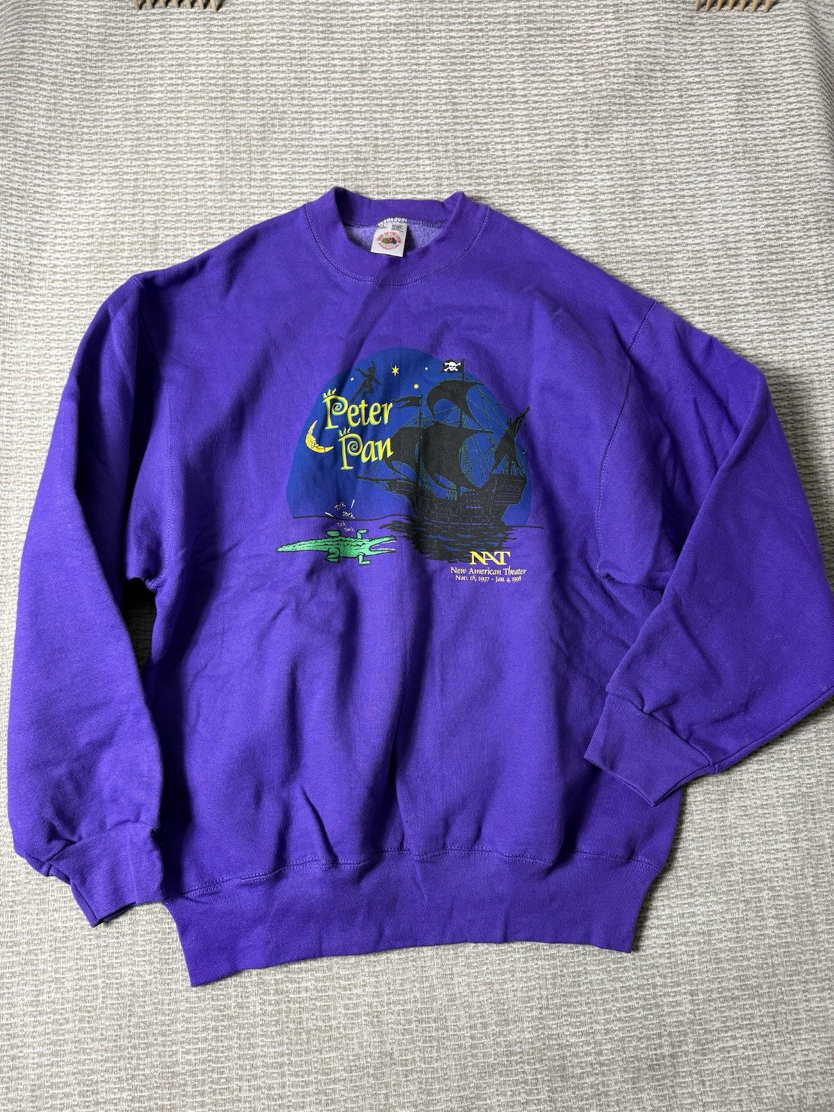Peter Pan VTG New American Theater Crewneck Large