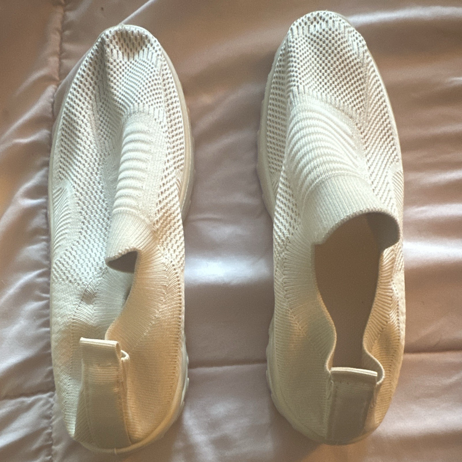 Women’s White Knit Slip-On Low Top Athletic Sneakers, Solid Pattern