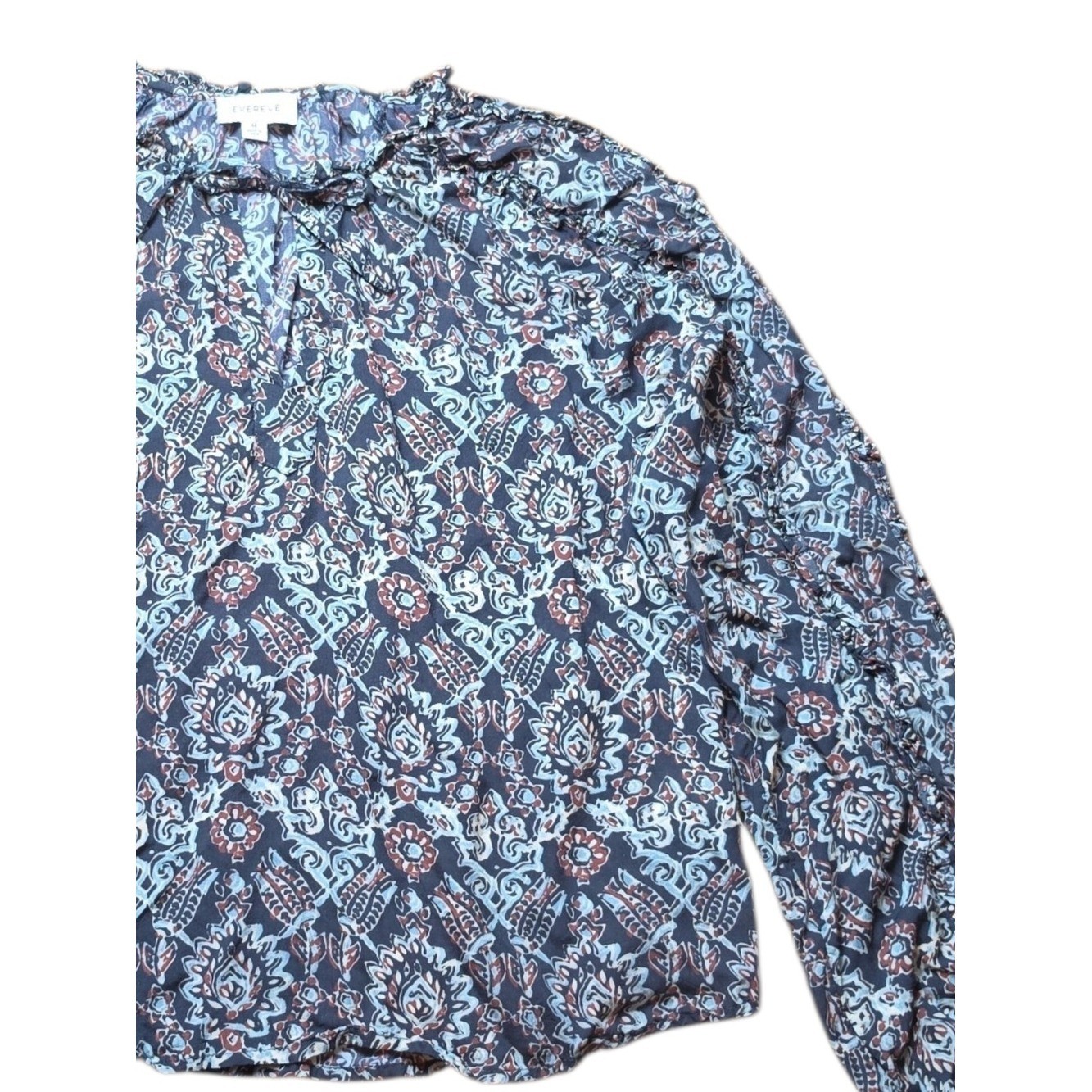 EVEREVE | Boho Romantic Ruffle Sleeve Tie Neck Keyhole Medallion Blouse | M
