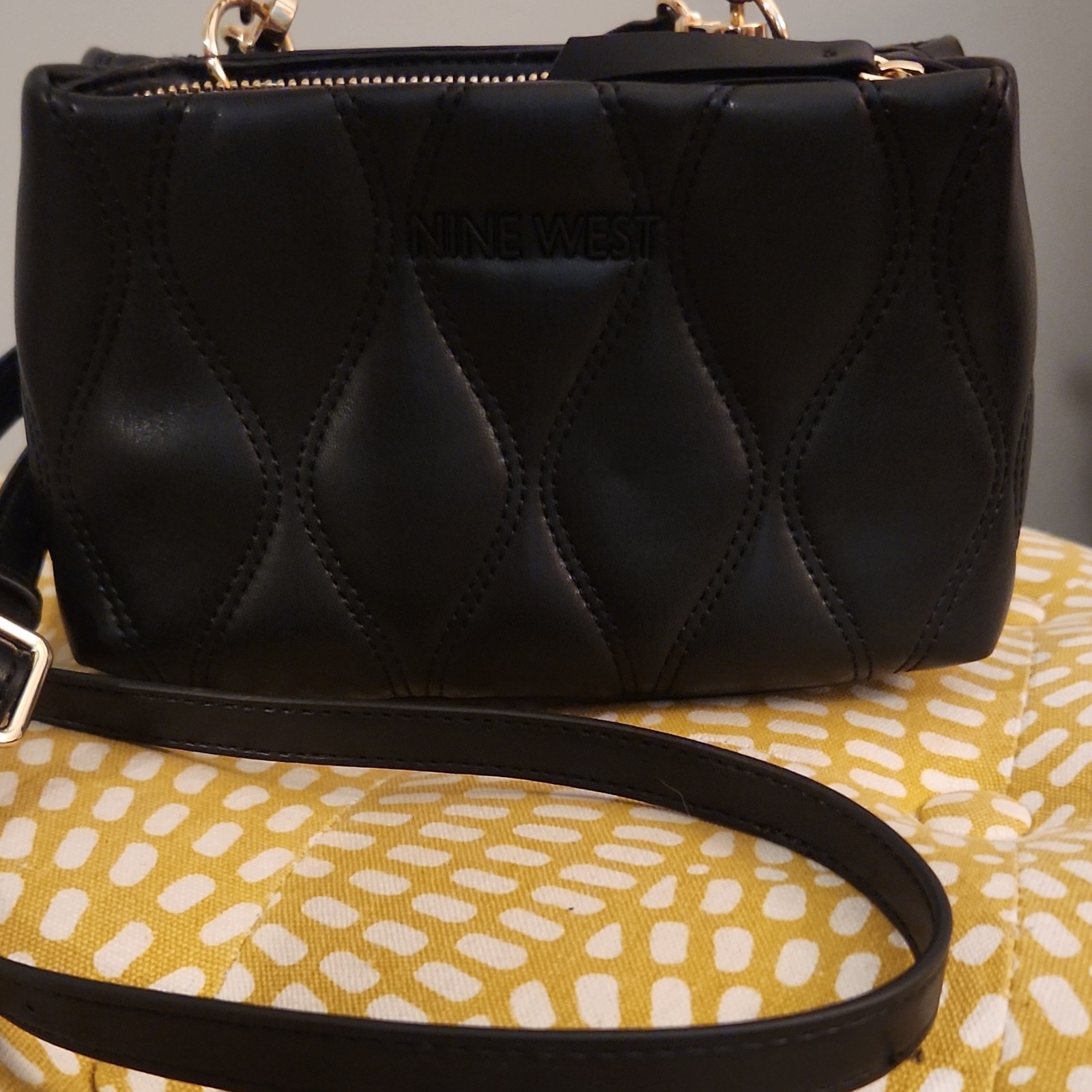 Nine West small Black Quilted Crossbody Bag Gold Hardware Zip Adjustable Strap