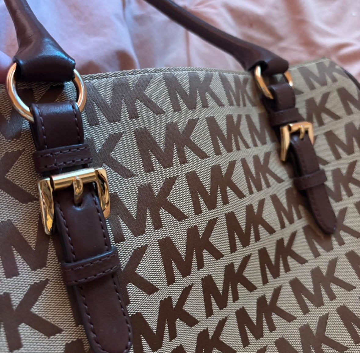 Michael Kors Jet Set Monogram Logo Tote Snap Closure Gold Hardware Pockets