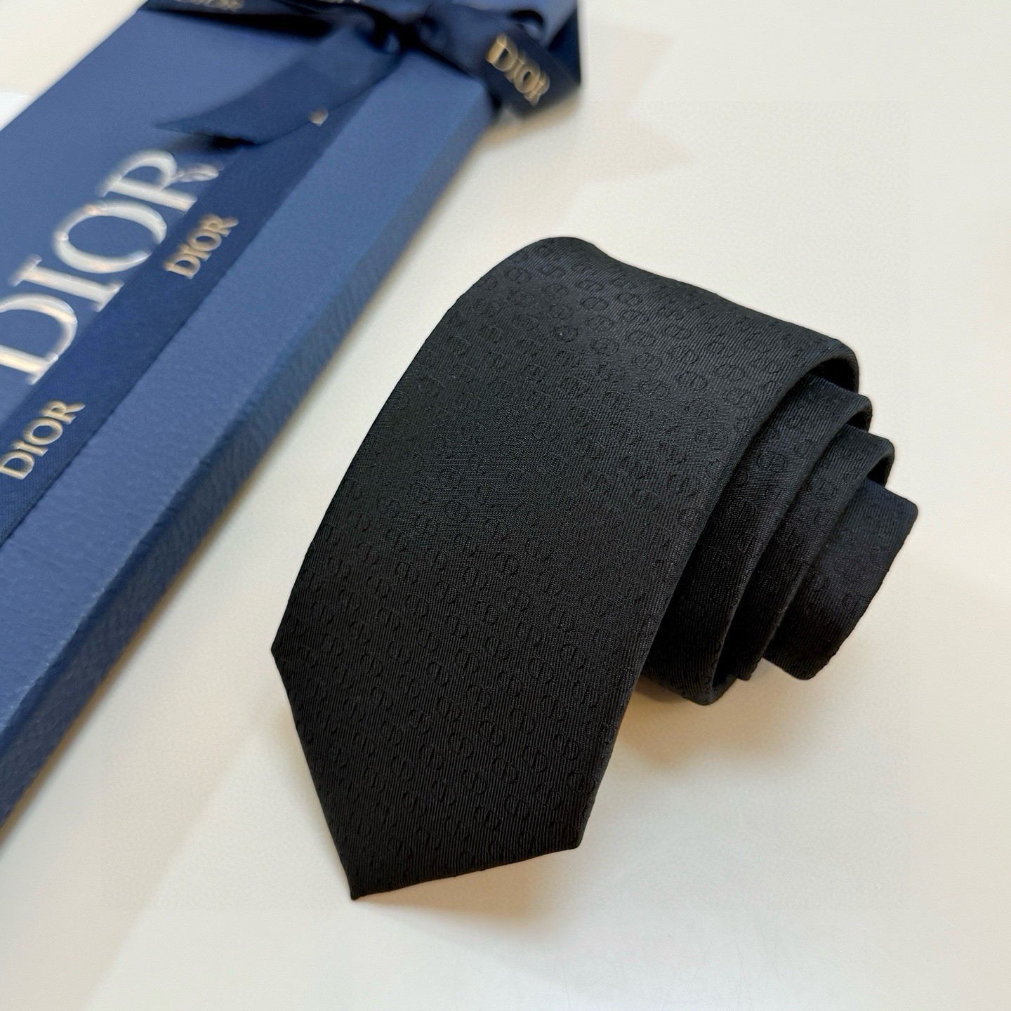 Dior Men’s Designer Silk Tie Black Solid Logo Accent Standard/Classic One Size