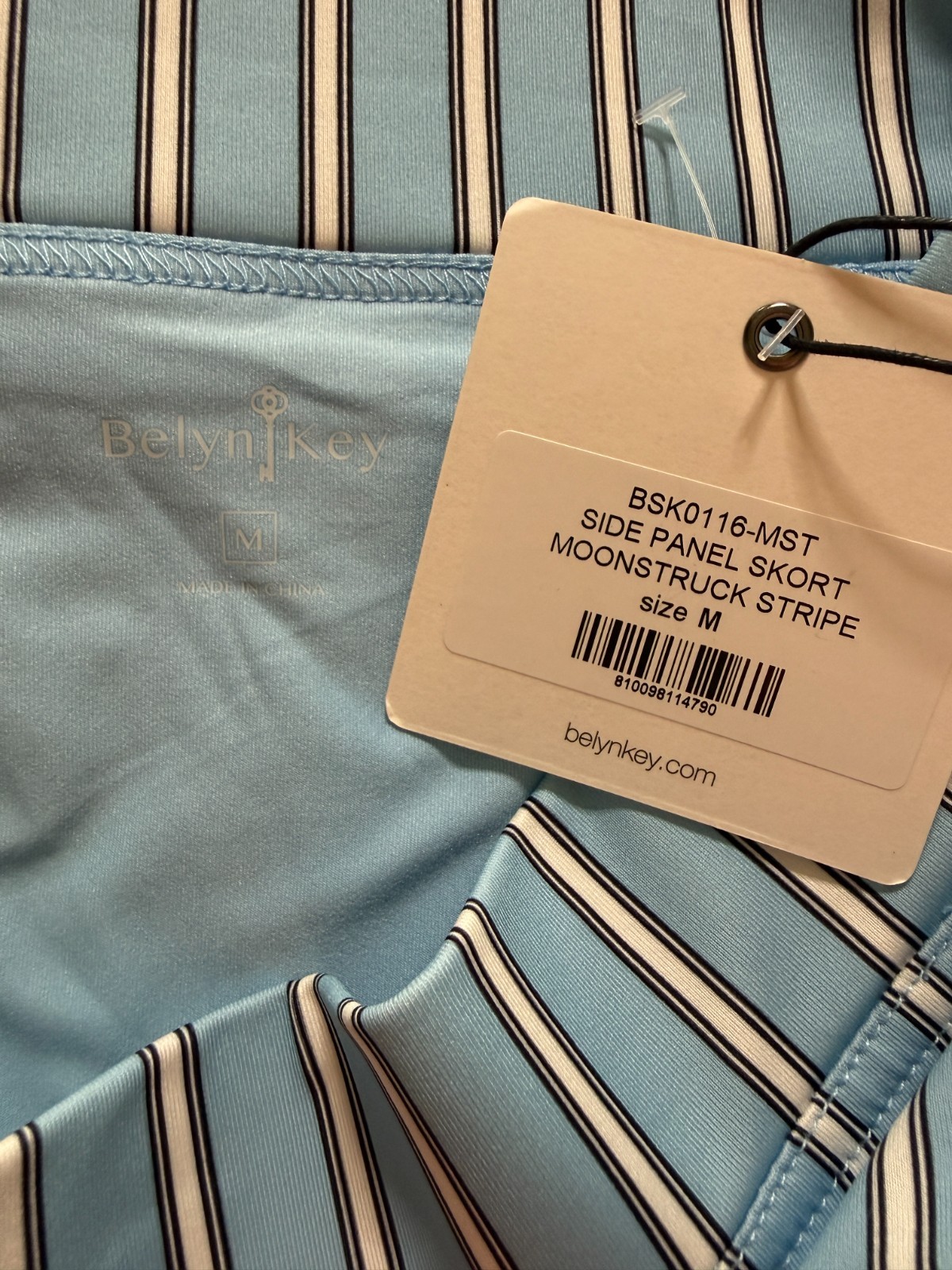 NWT WOMEN’S BELYN KEY GOLF SKORT/SKIRT – SIZE: MEDIUM – MOONSTRUCK STRIPE (A4.8)