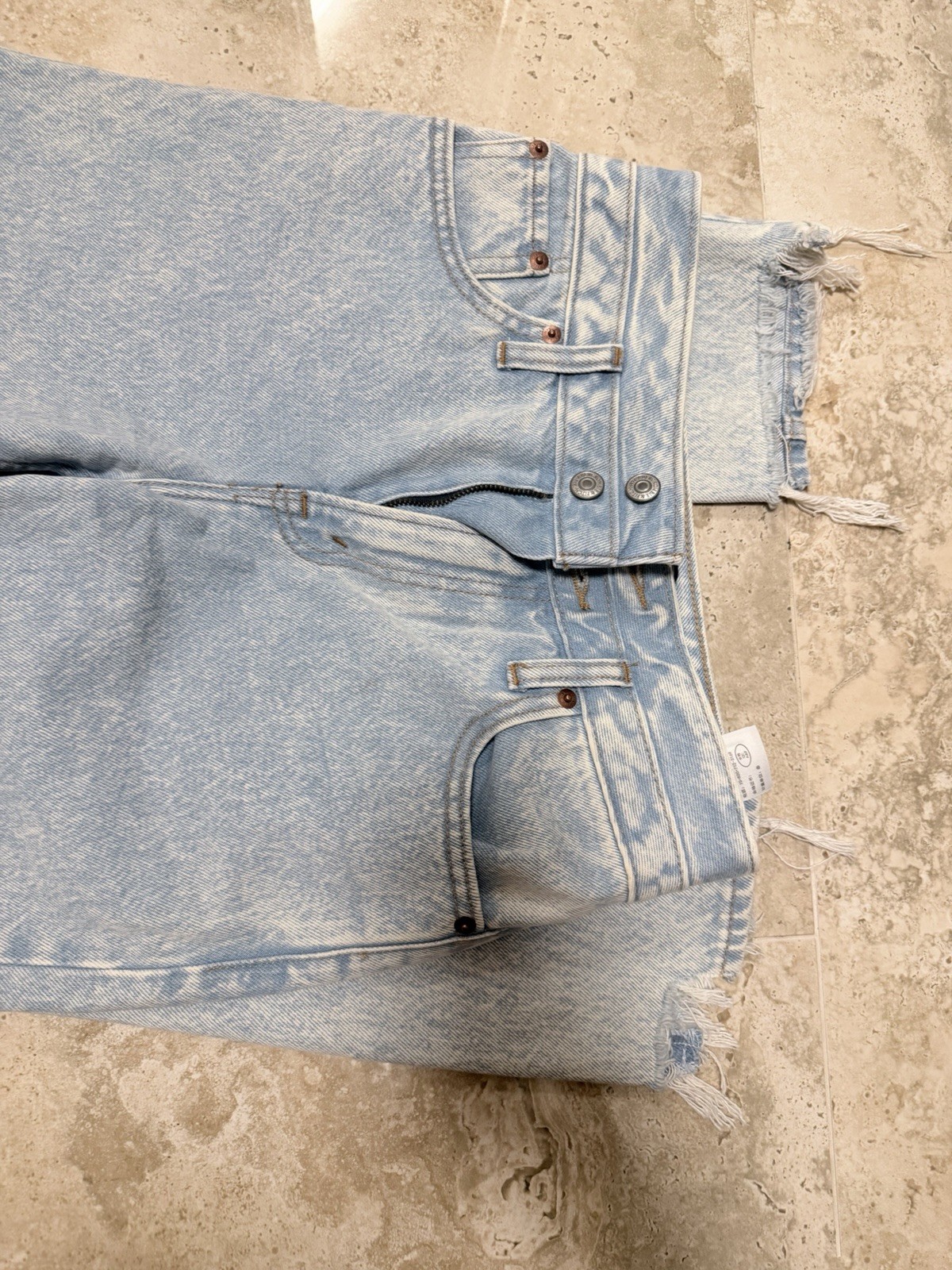 Abercrombie & Fitch Women 24 Light Wash High Rise Mom Jeans Distressed