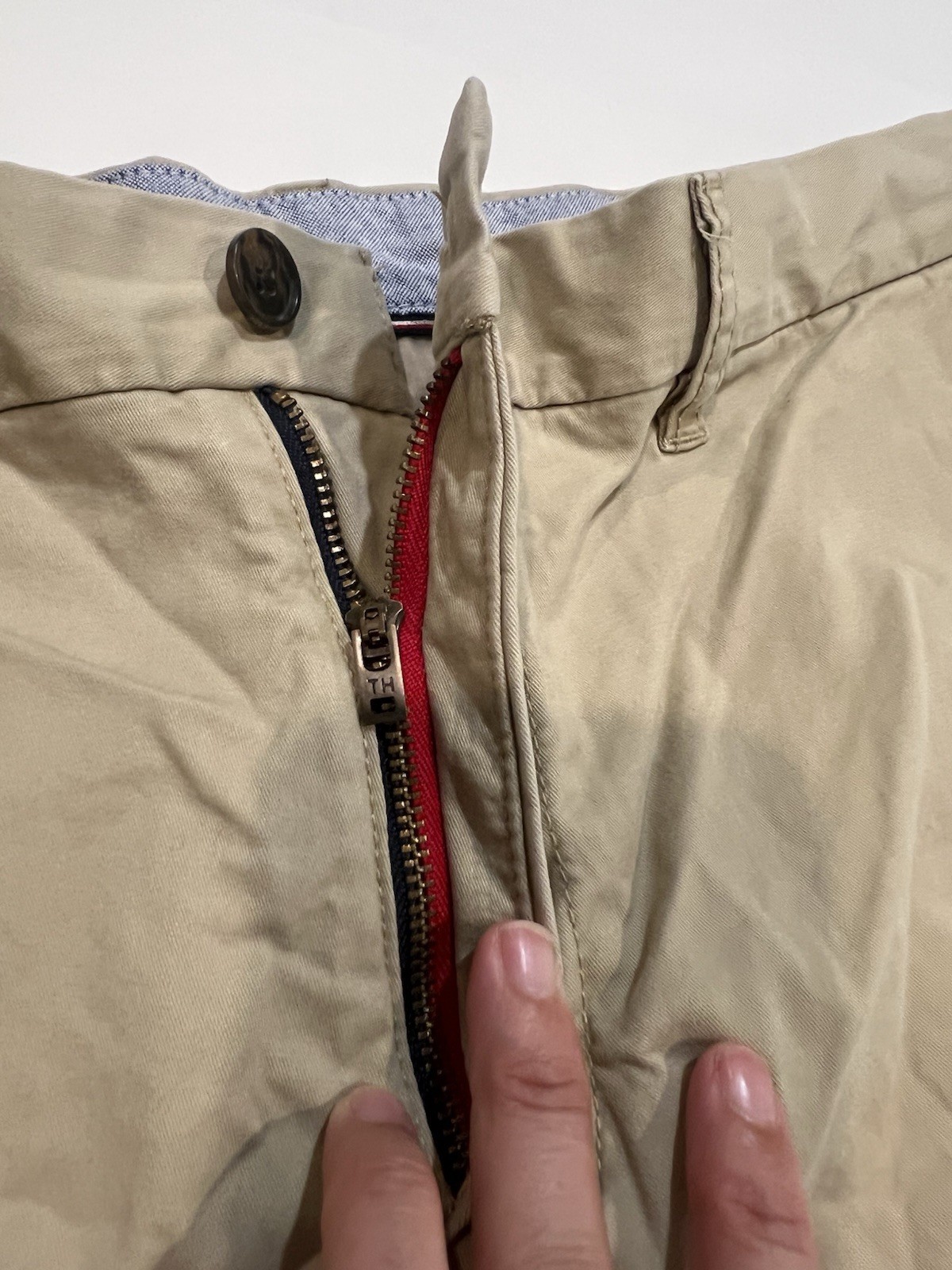 Tommy Hilfiger Chino Shorts Men’s Size 38 waist Khaki 9 In Inseam