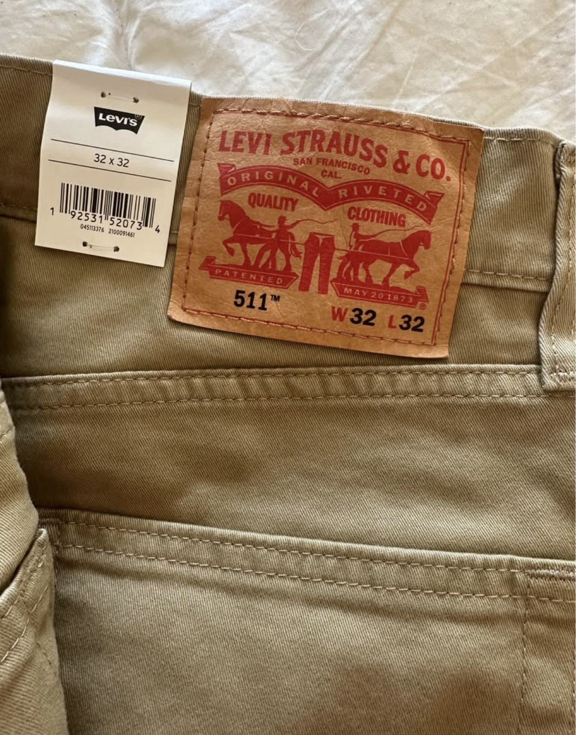 LEVI’S 511™ Slim Fit All Seasons Men’s PantsColor: Harvest GoldSize: 32W x 32L