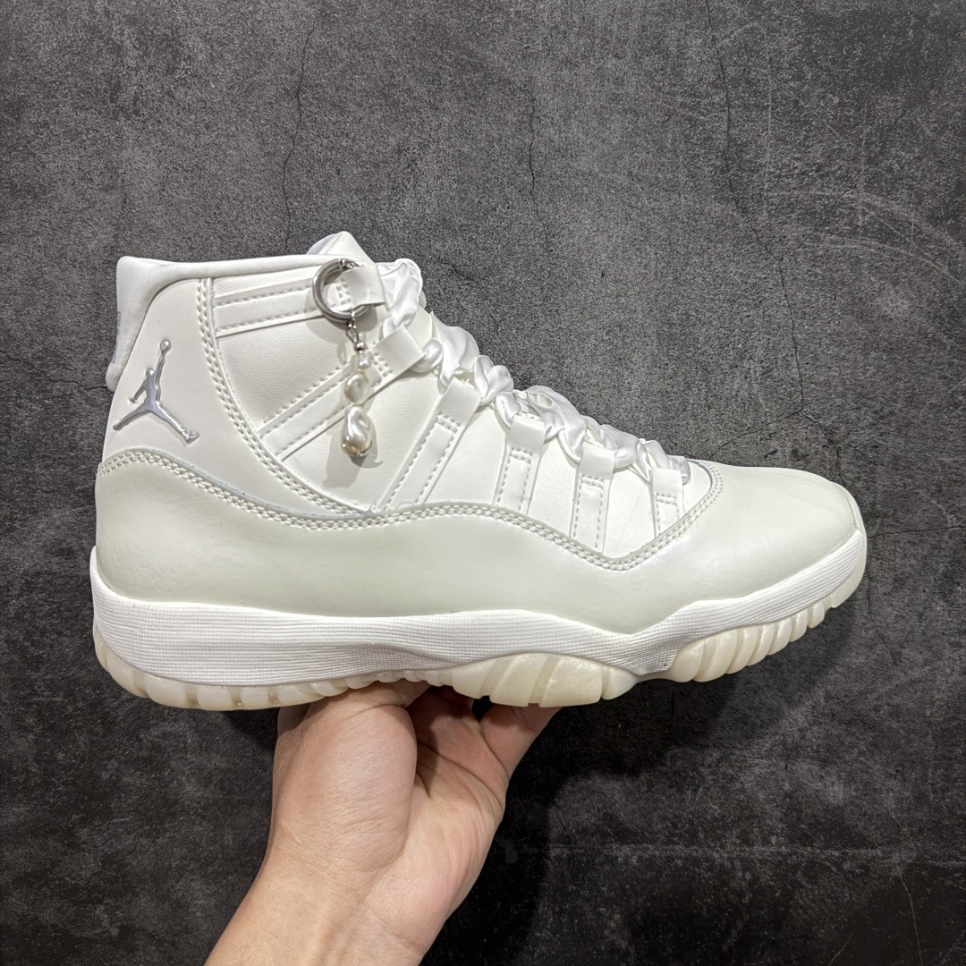AJ 11 Retro Pearl AR0715-110