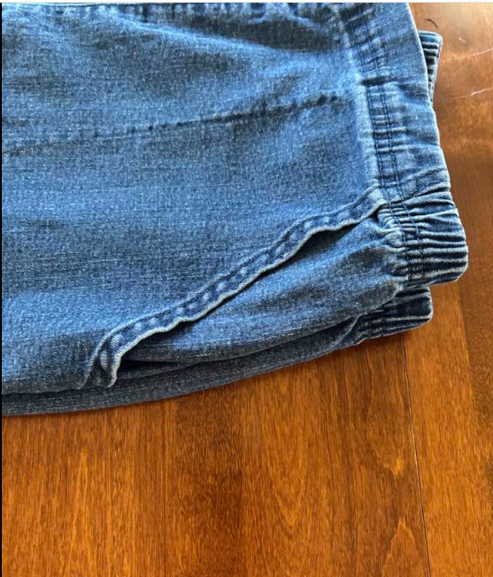 Croft & Barrow Womens Stretch Blue Jean Capris Size M – With Bow detail