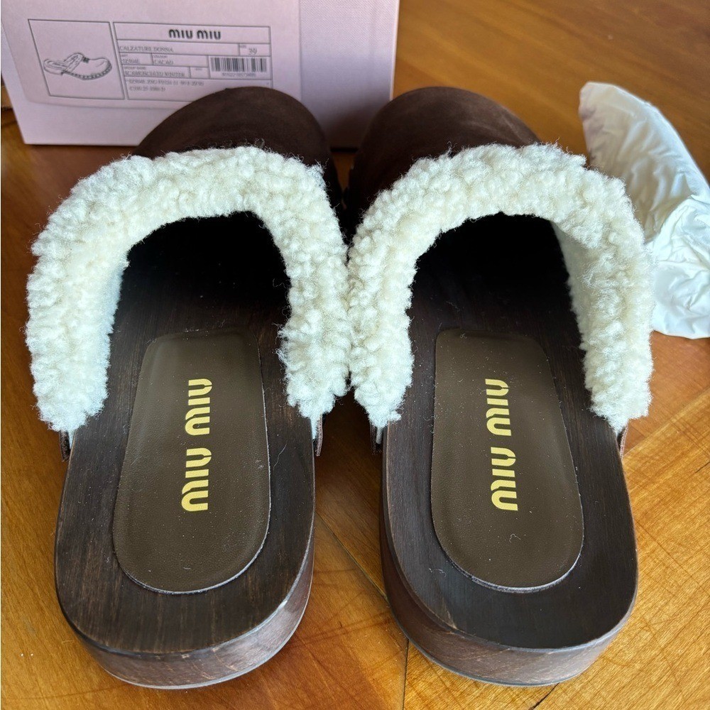 NEW Miu Miu Women’s Cocoa Brown Suede Clogs Italian size 39