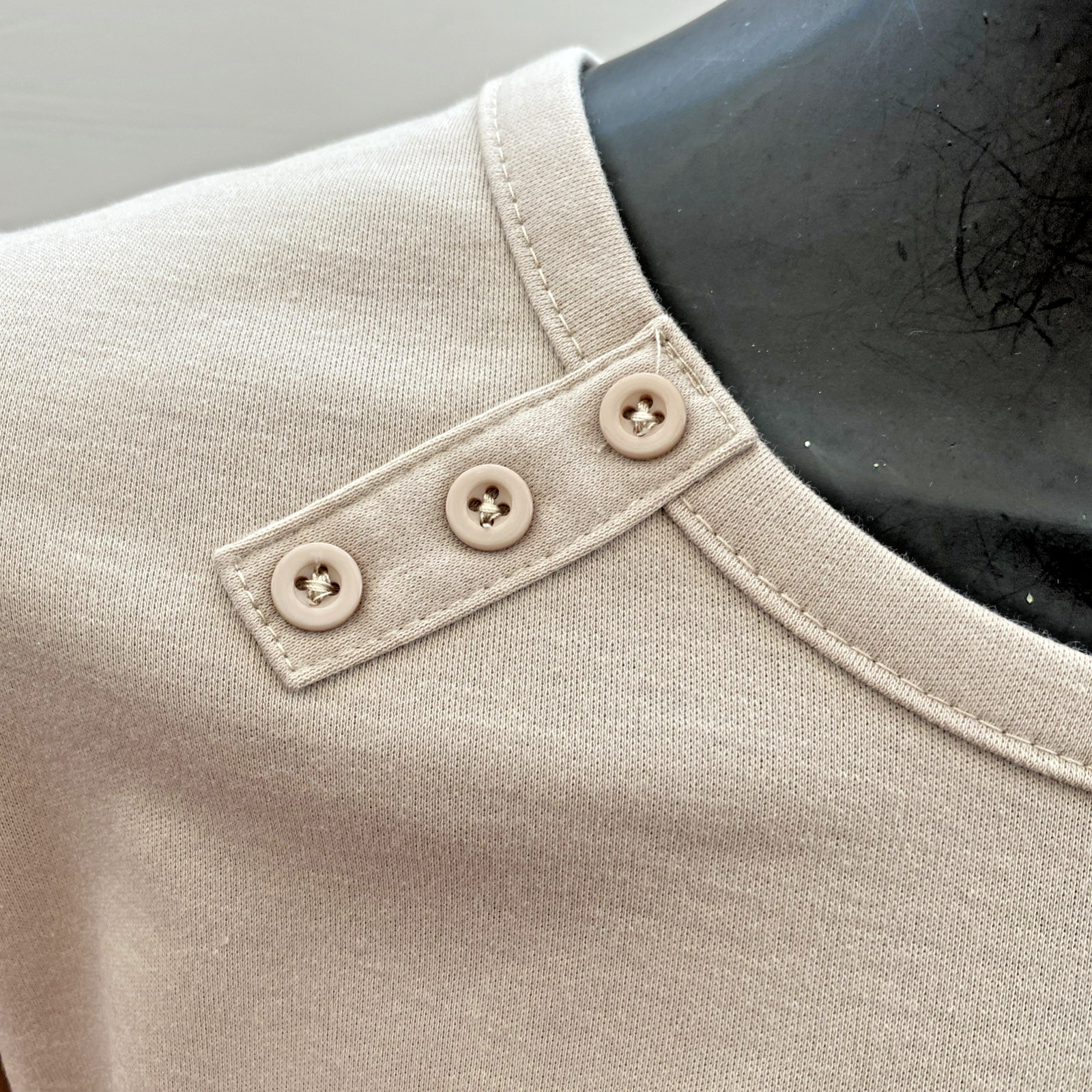 Emreco Ladies Size 12 Cappuccino Colour 3Qtr Sleeve Top, Machine washable BNWT