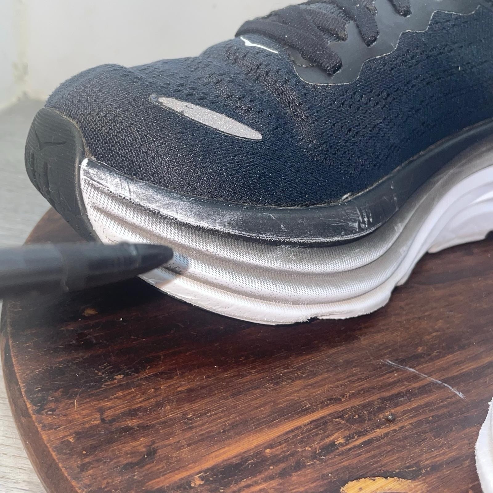 Hoka One One Bondi 8 Womens 8 B Shoes Black White Running Walking 1127952 BWHT