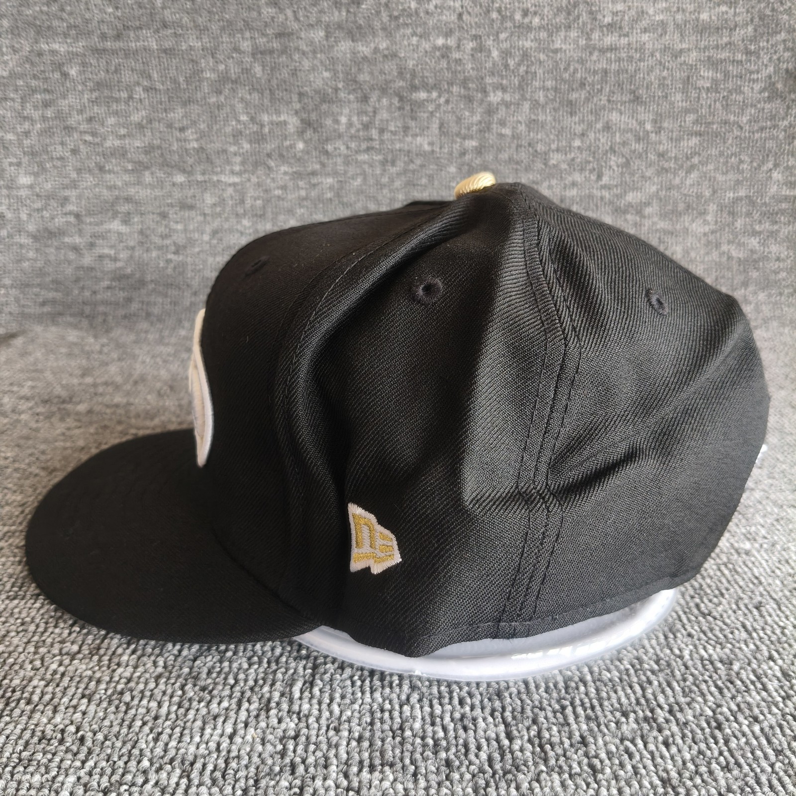 New Era Seattle Seahawks 59FIFTY Fitted Black Gold Hat Size 8