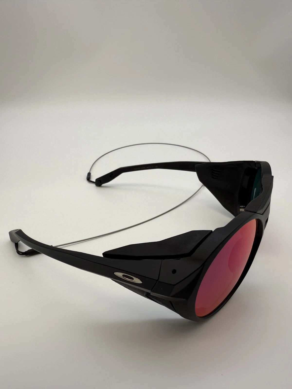 Gafas de sol Oakley CLIFDEN OO9440 negras mate redondas con lentes rubí nuevas/*