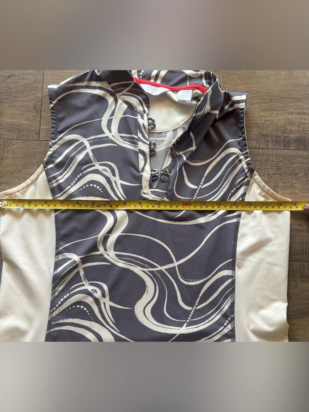 Callaway women’s size L quarter button collar sleeveless swirl print golf shirt