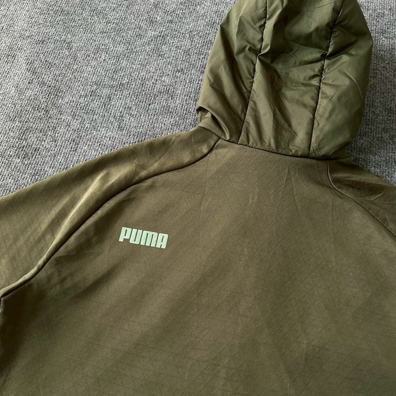 Puma Hooded Jacket / Green / Size XXL / Chest 48″ / Length 28″ / Sleeve 32 / P13