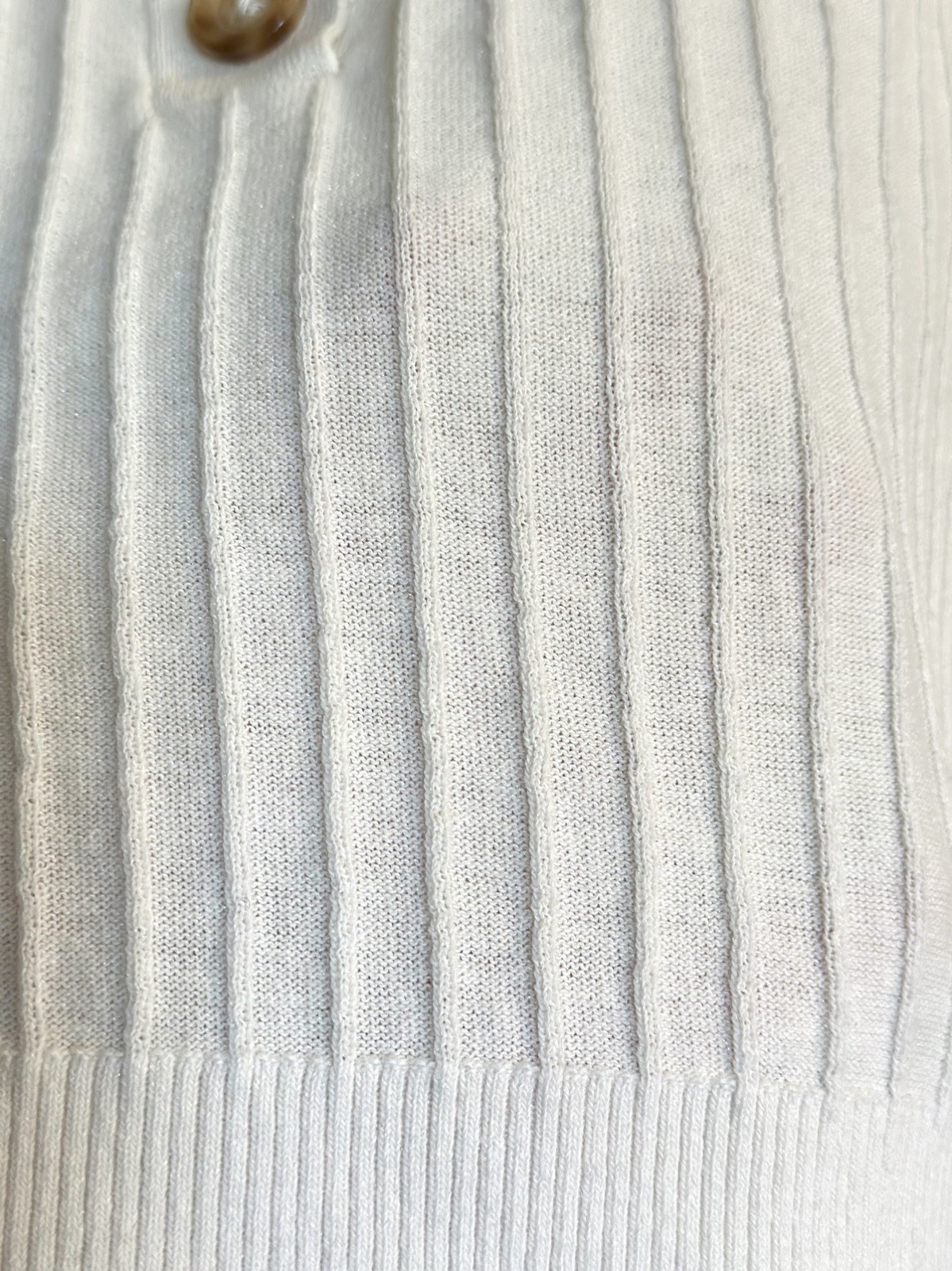 H&M woman Cream Ribbed Knit Top Short Sleeve Button V-Neck Minimalist Size XL