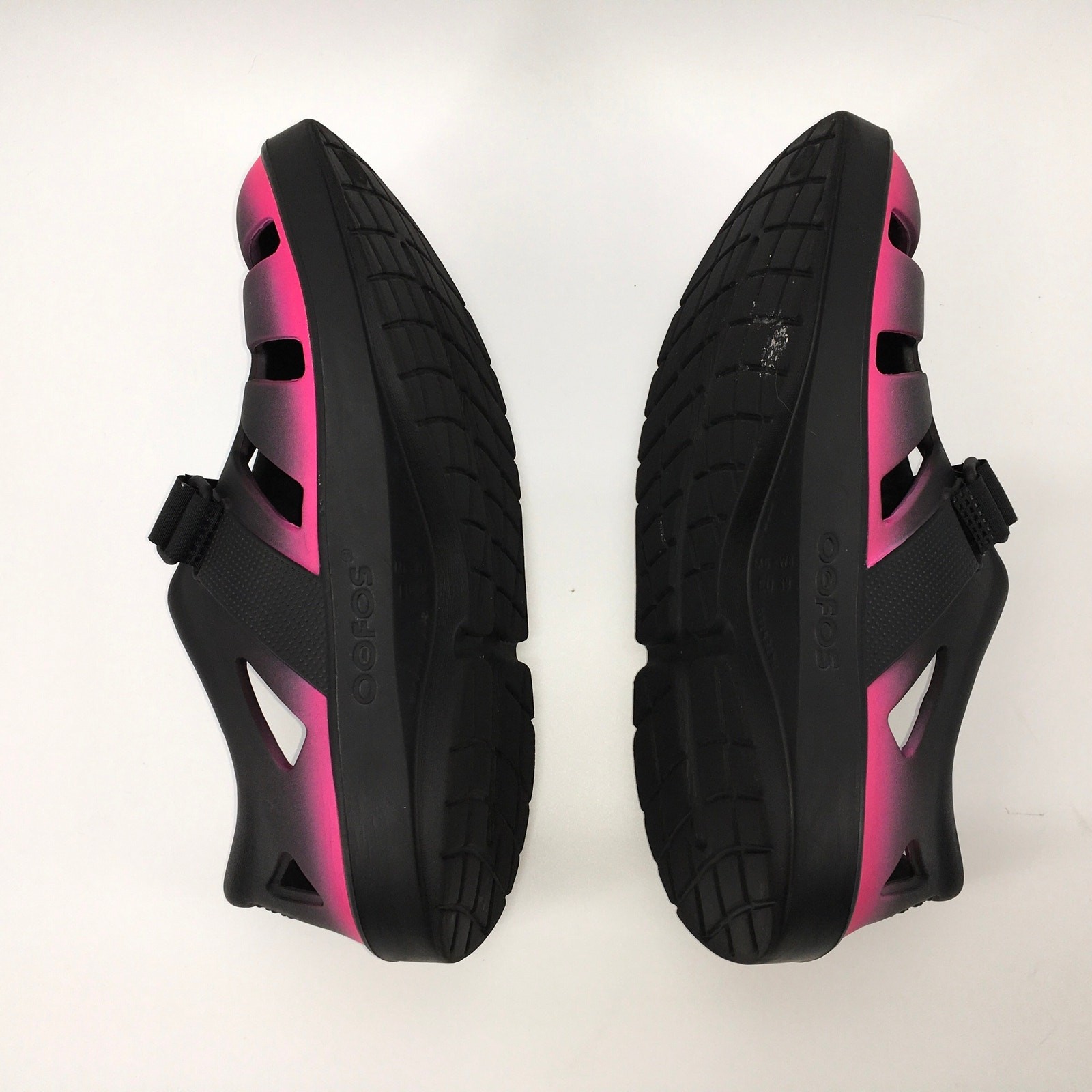 Oofos Oocandoo Lightweight Recovery Shoe Sandals W 8 M 6 Black Pink Gorpcore