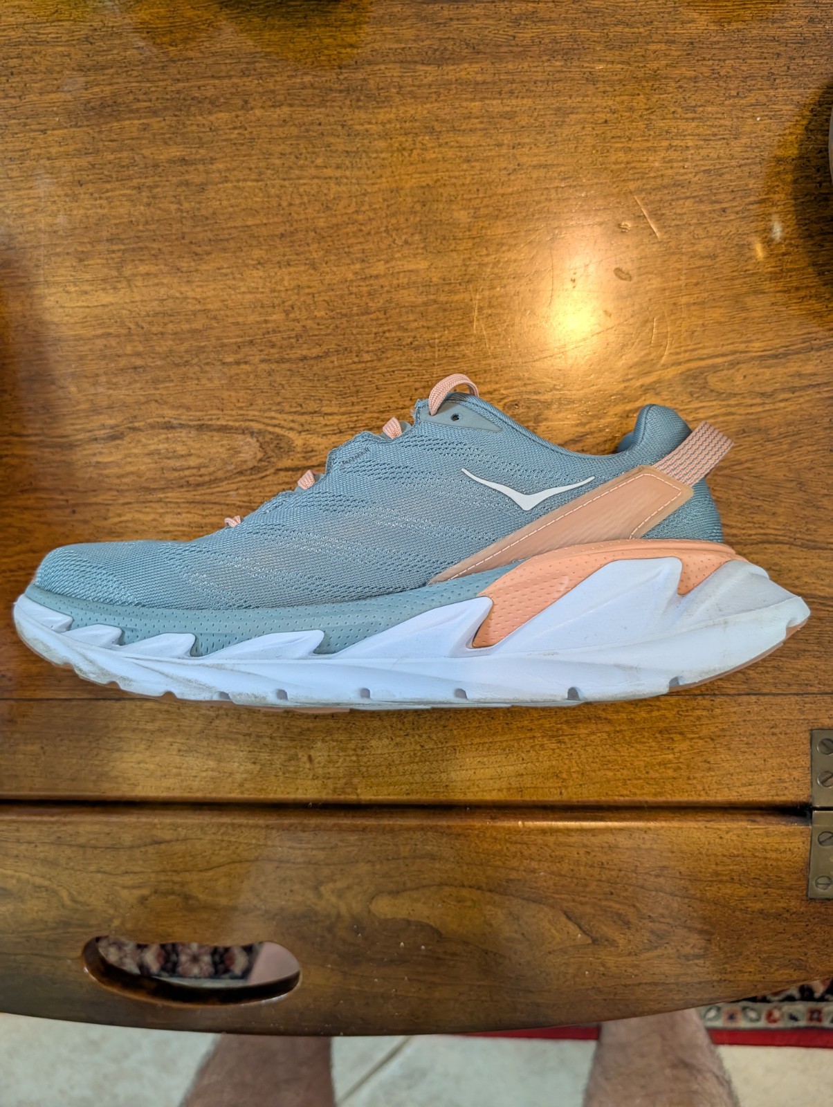 hoka one one tennis shoe