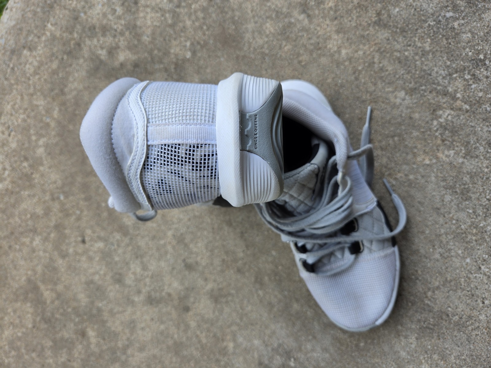 Nike LeBron Witness 8 Men’s Mid Top Basketball Sneakers Mesh FB2239-100