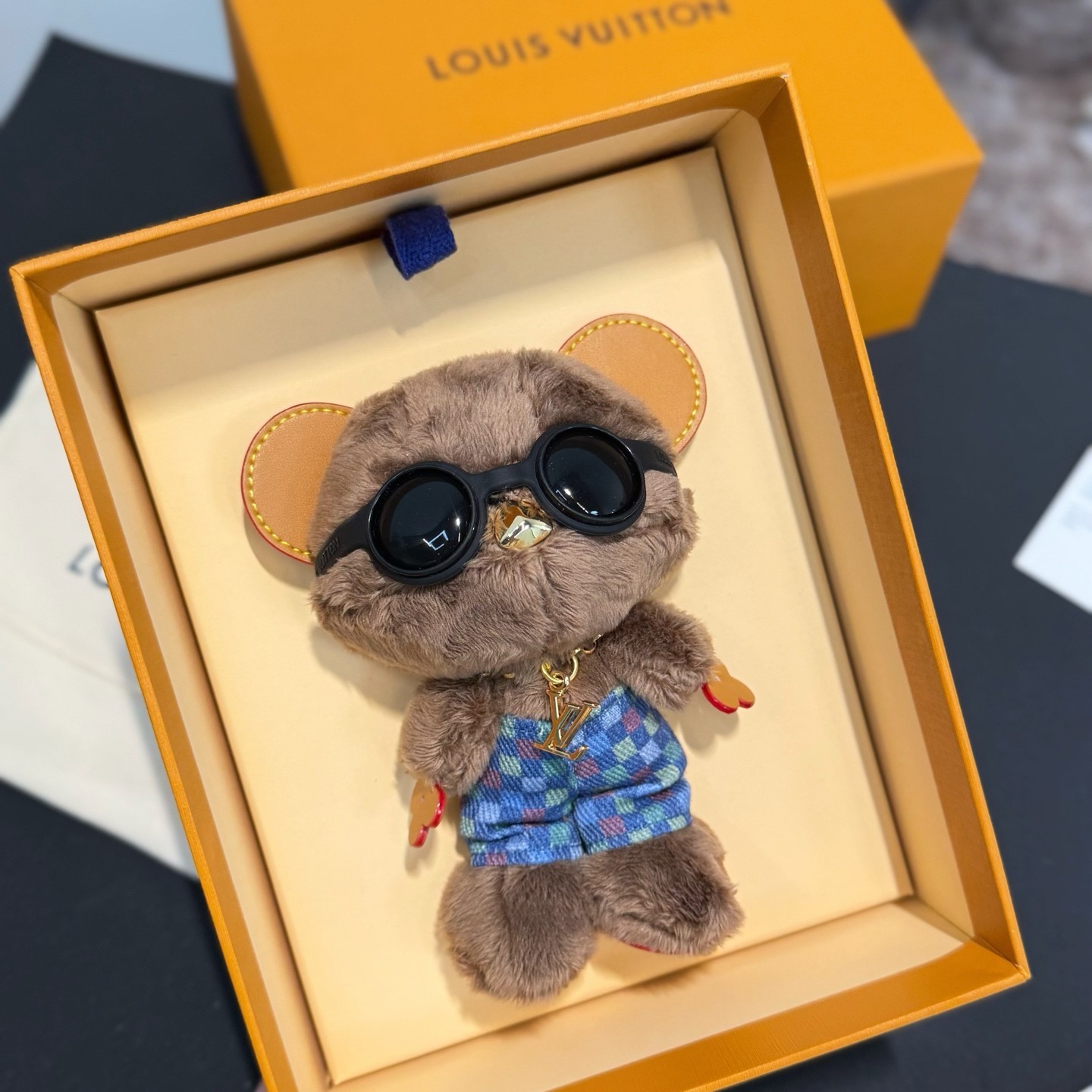 Auth Louis Vuitton Doudou Summer Bear Charm Damier Shorts Sunglasses Keychain