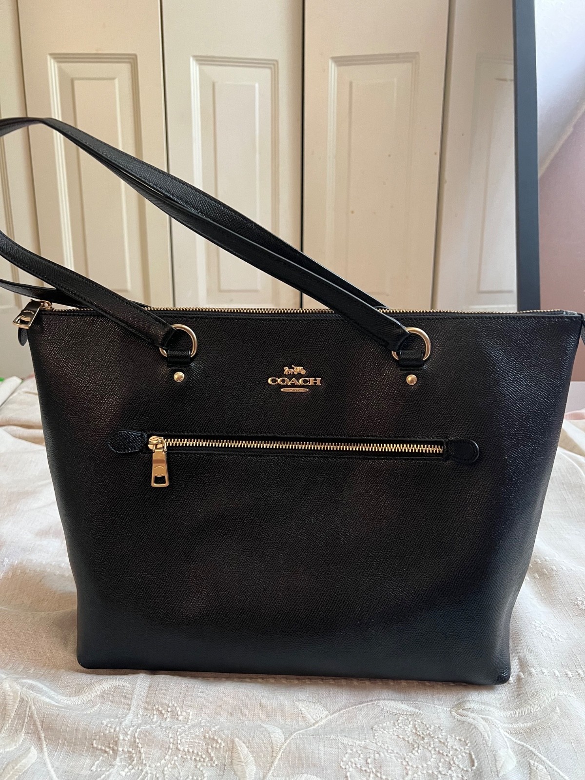 Assorted Coach purses, totes & wallets & Michael Kors tote. More pics, just ask.