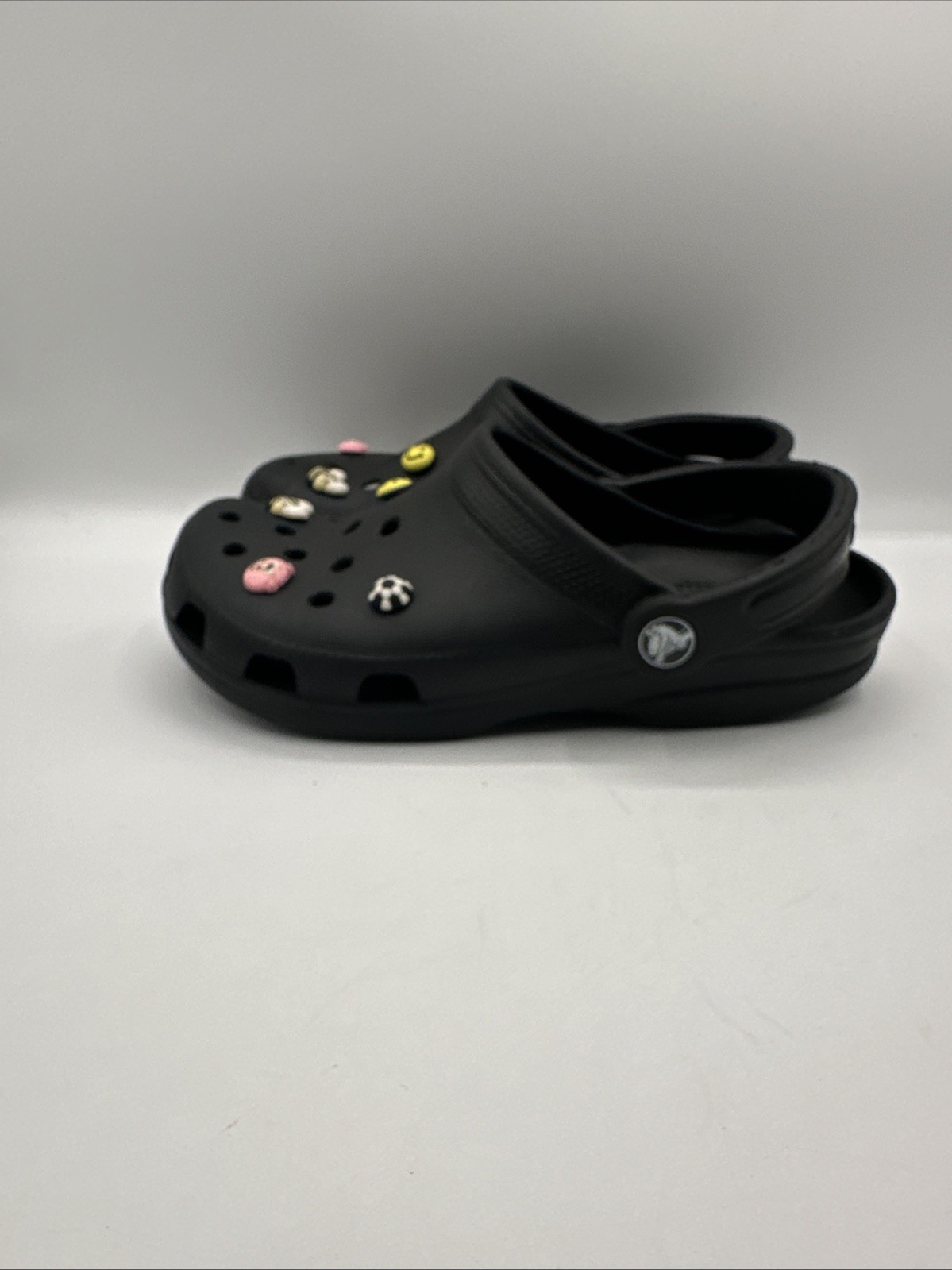 CROCS Black Classic Clogs w/ Jibbitz Charms Size: Men 4 / Women 6