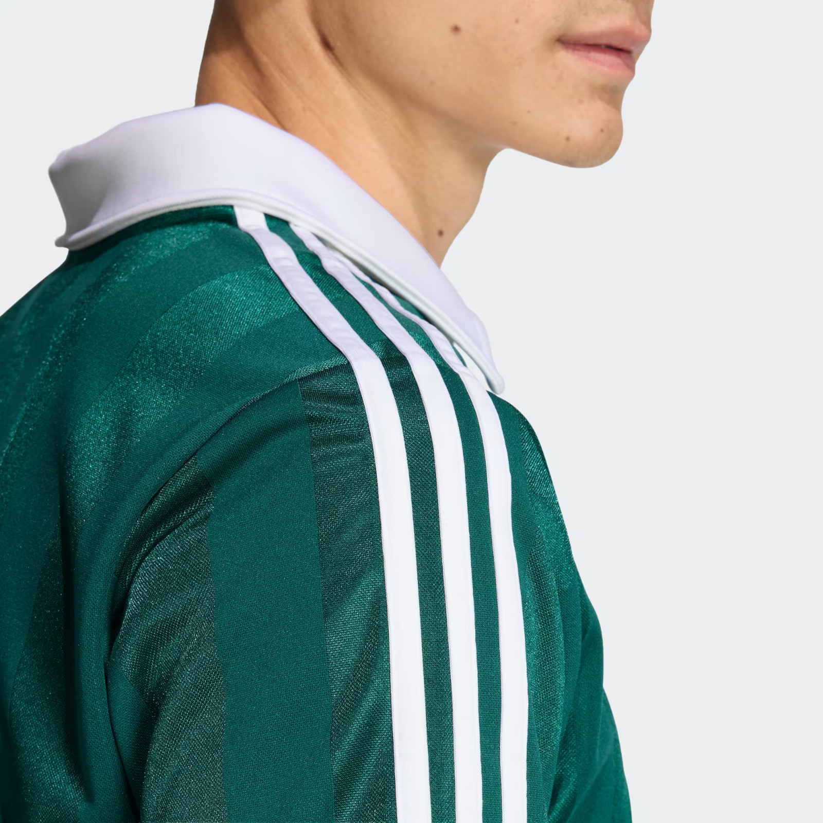 adidas Originals Men’s Archive Collar Engineered JSY Trefoil Jersey KE3582