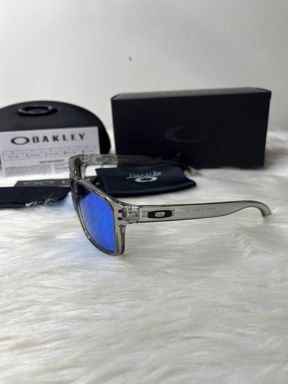 Oakley Holbrook Grey Smoke Clear Frame Blue Mirror Polarized Lens Sunglasses NEW